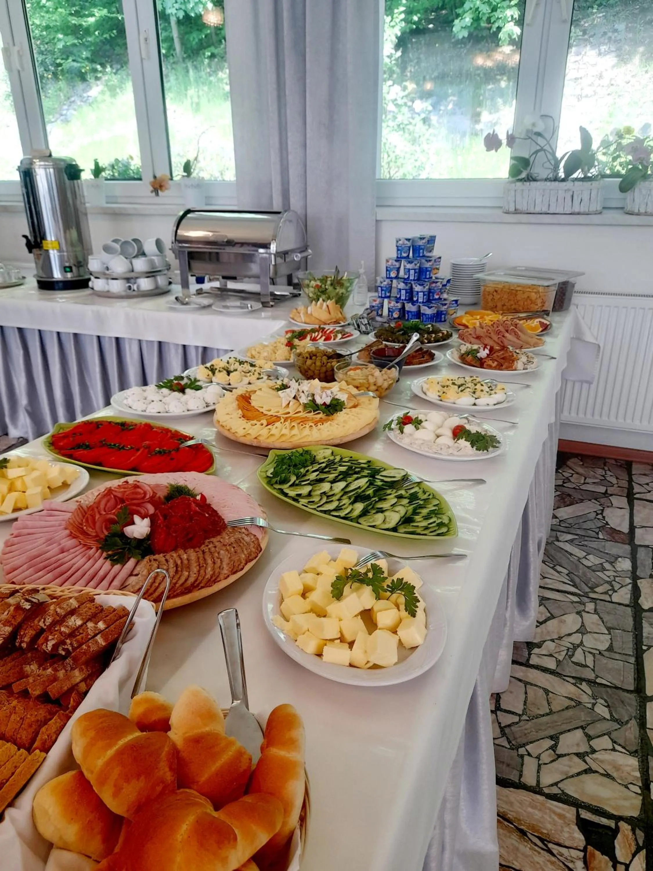 Breakfast in GWAREK Centrum Wypoczynkowe