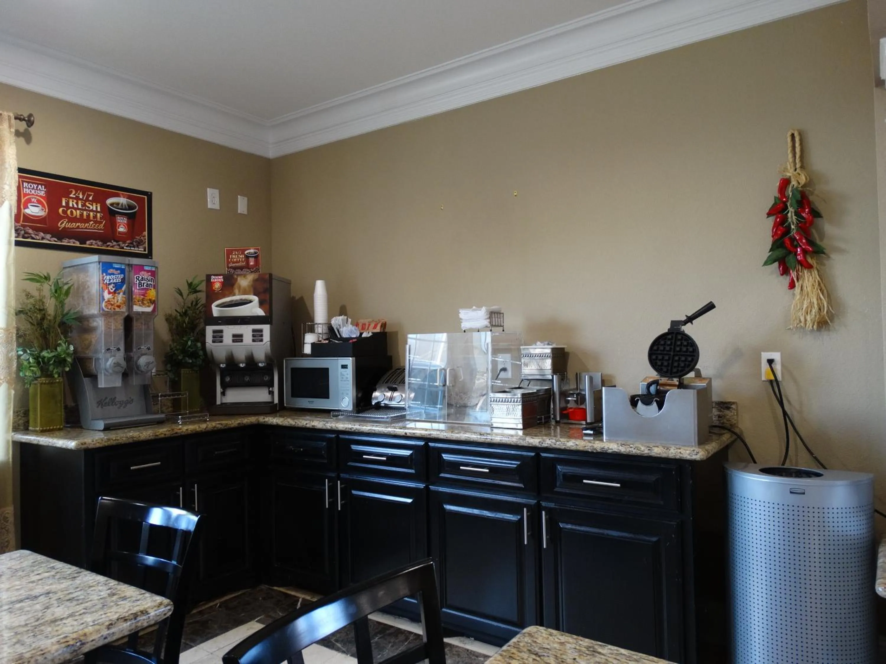 Continental breakfast in Regency Inn & Suites - Baytown