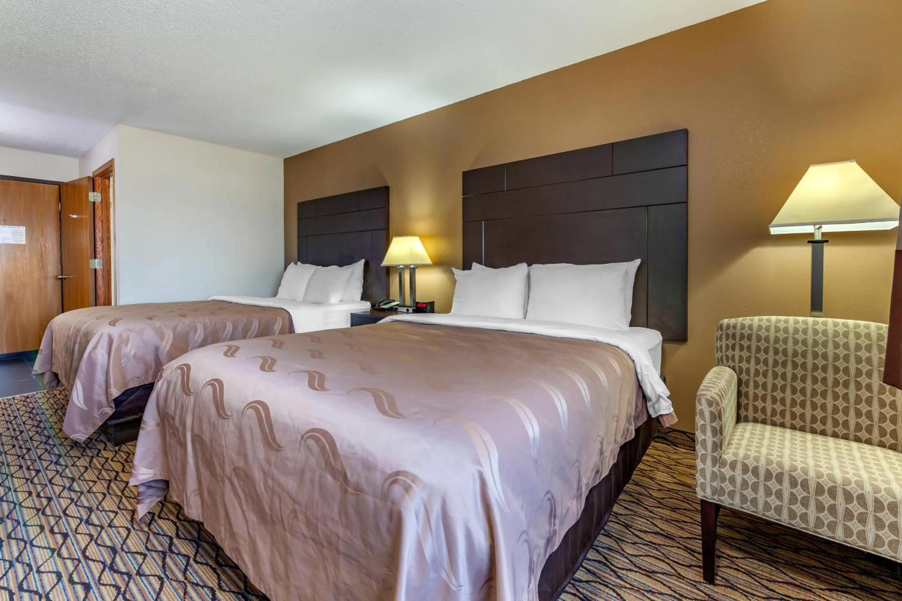 Bedroom, Bed in Quality Inn New London