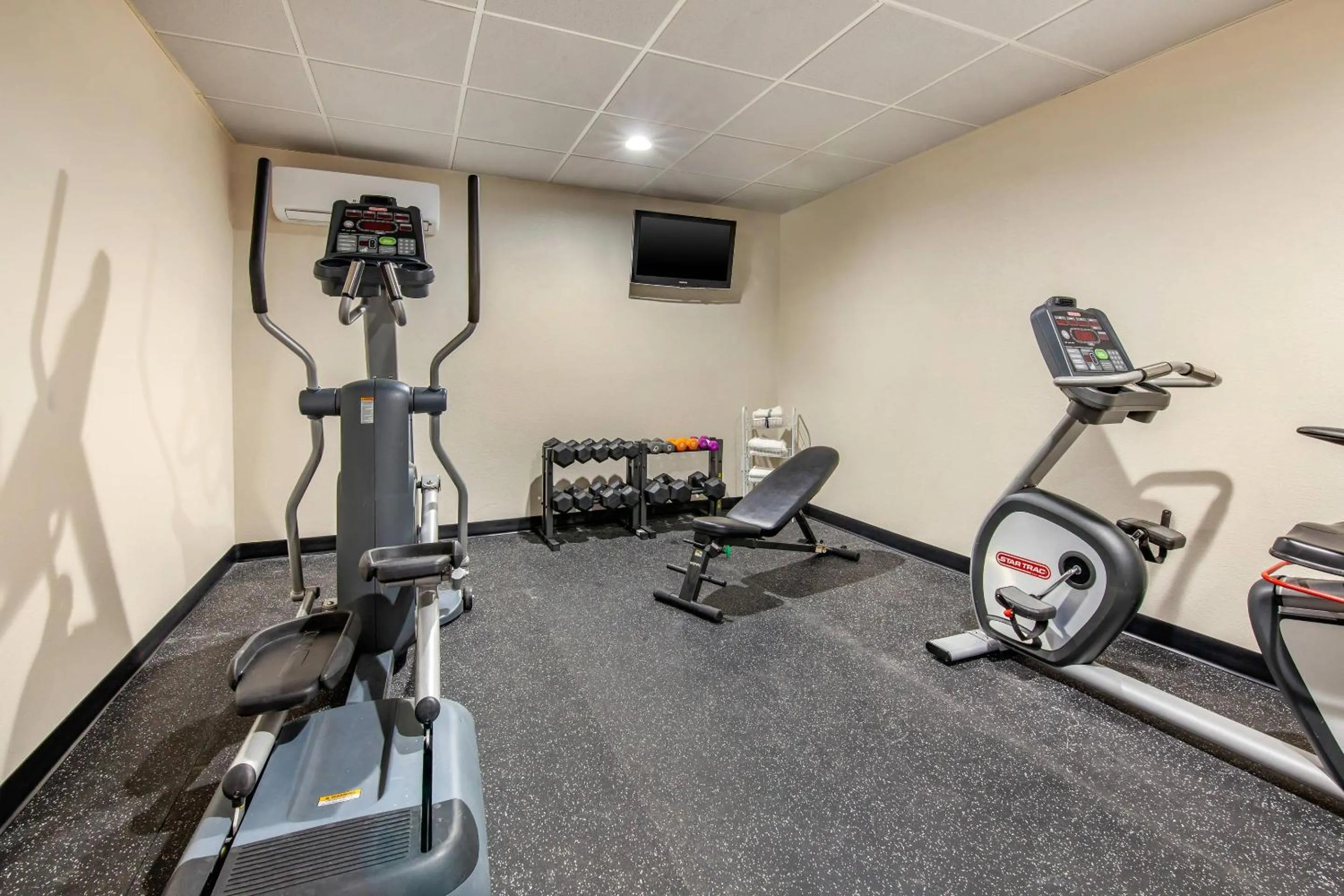 Fitness centre/facilities in Quality Inn New London