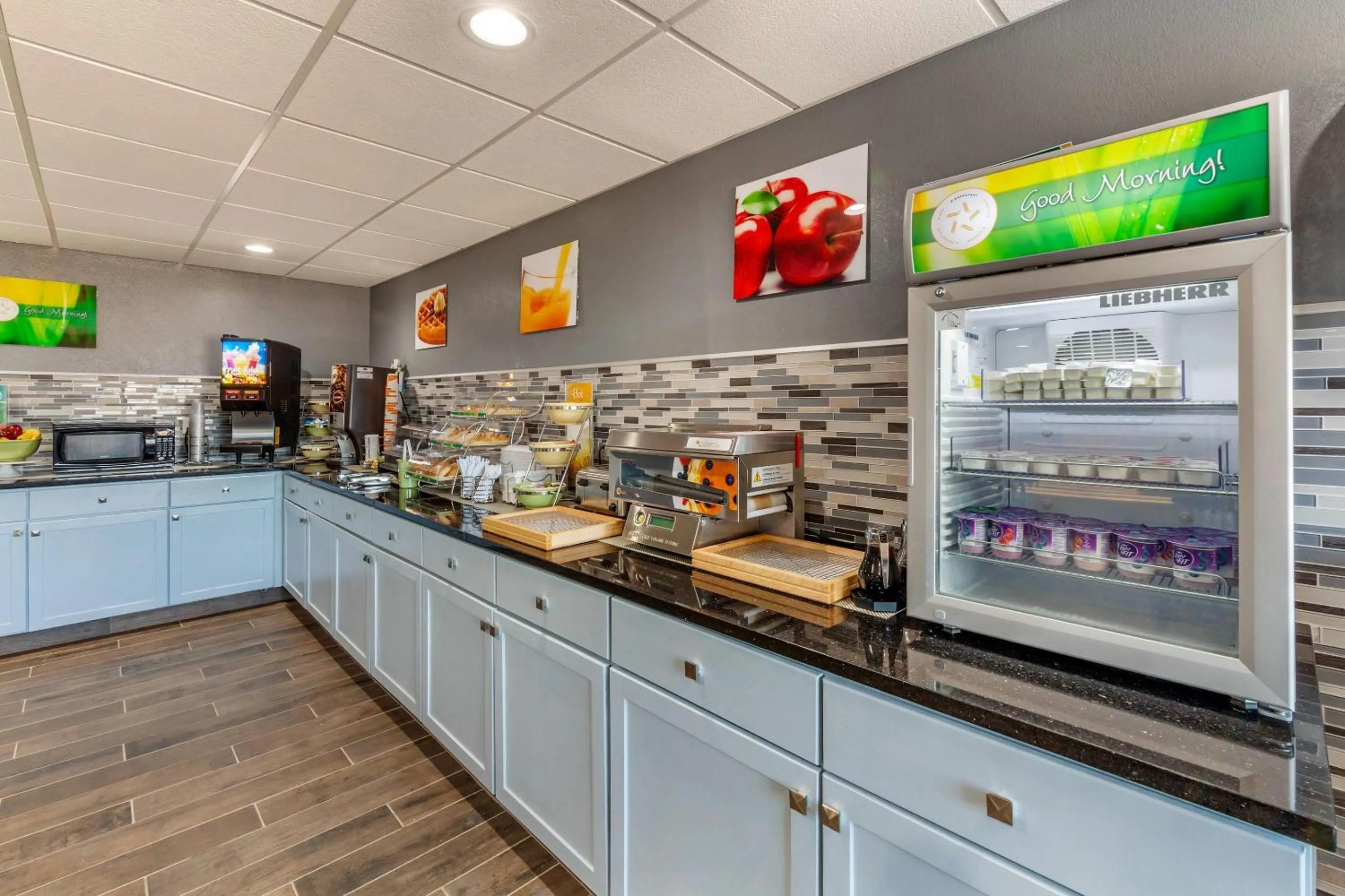 Breakfast in Quality Inn New London