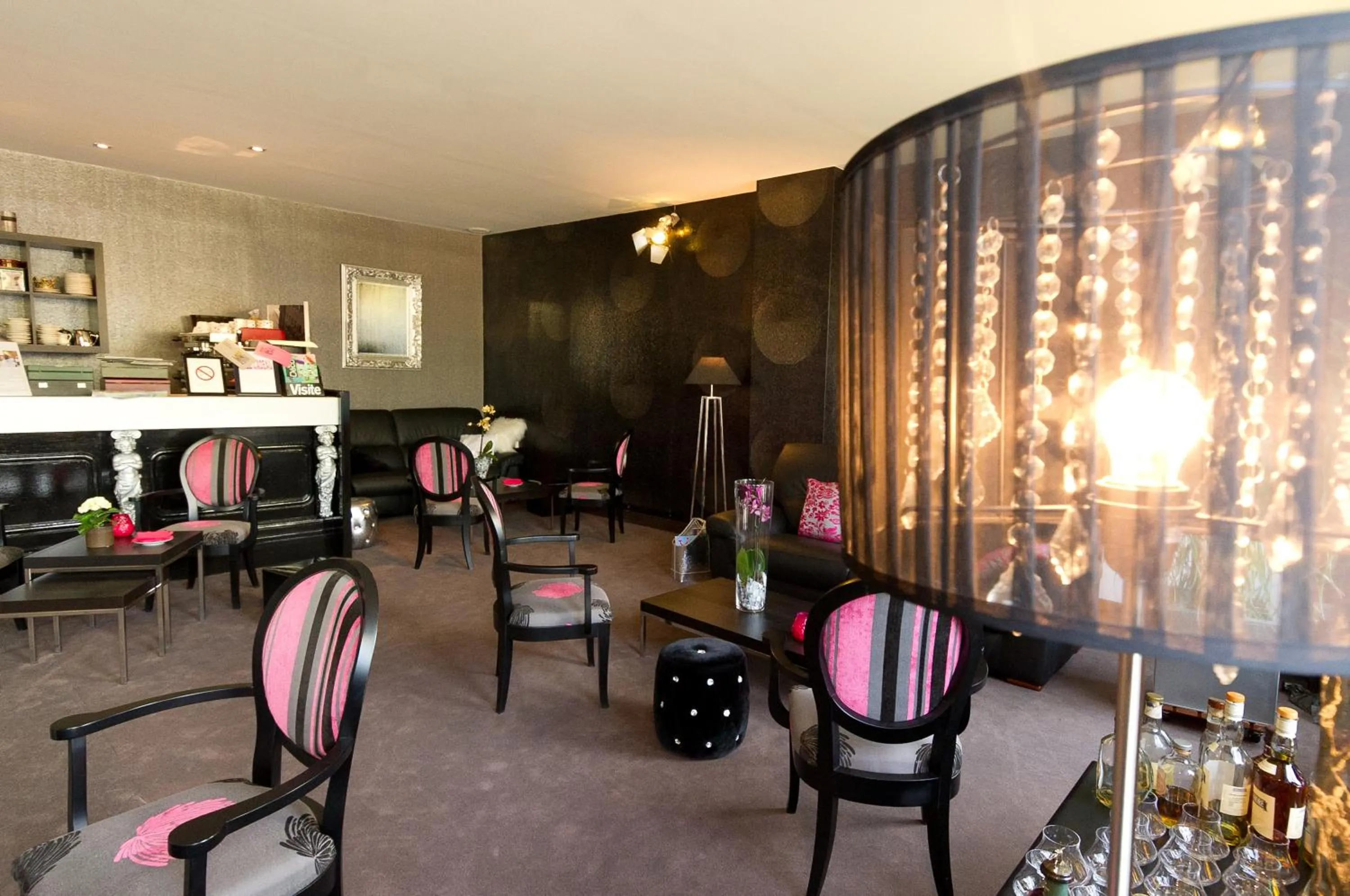 Lounge or bar in Cit'Hotel B Hotel Brasserie