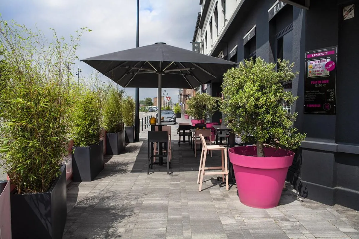 Patio in Cit'Hotel B Hotel Brasserie