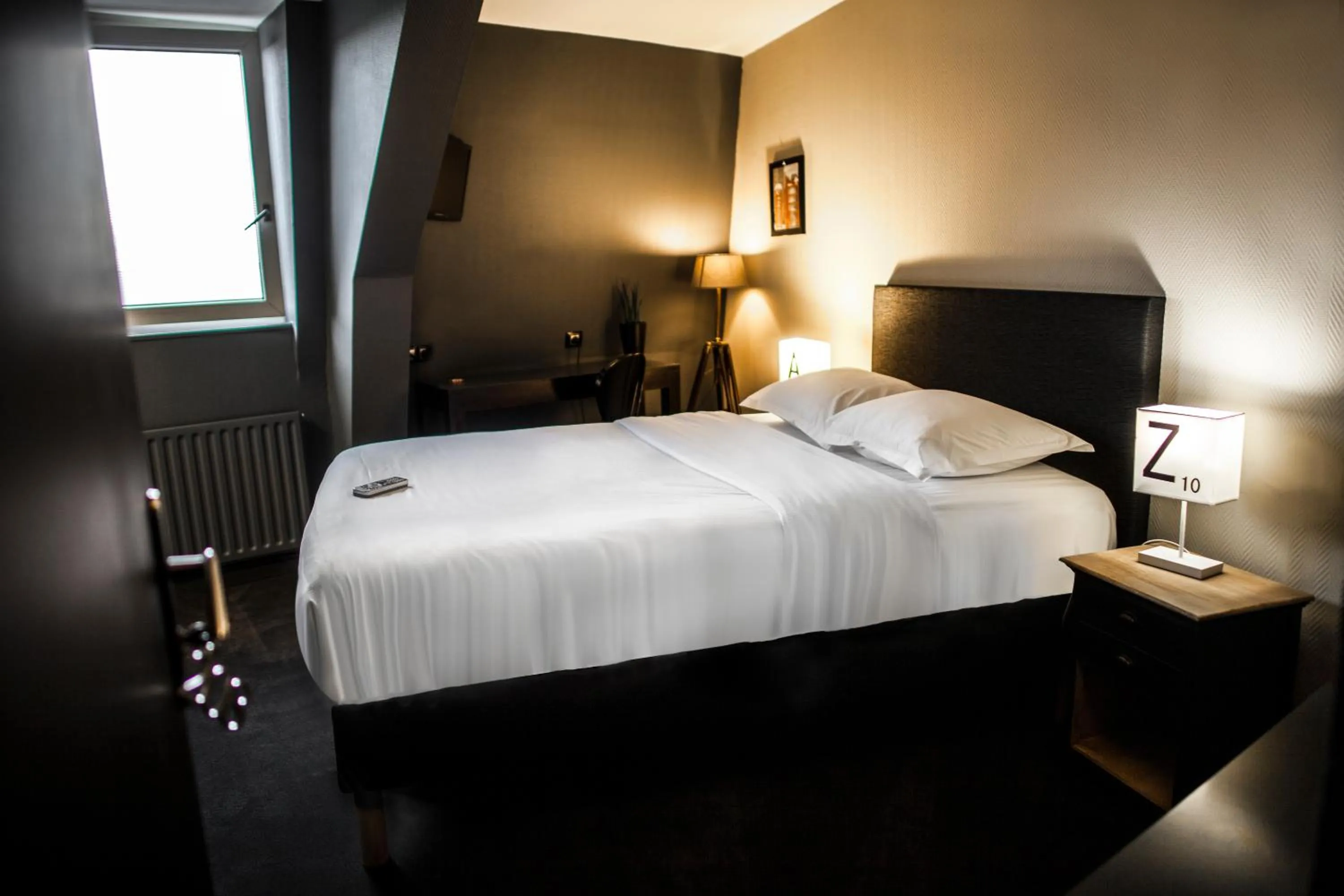 Seating area, Bed in Cit'Hotel B Hotel Brasserie