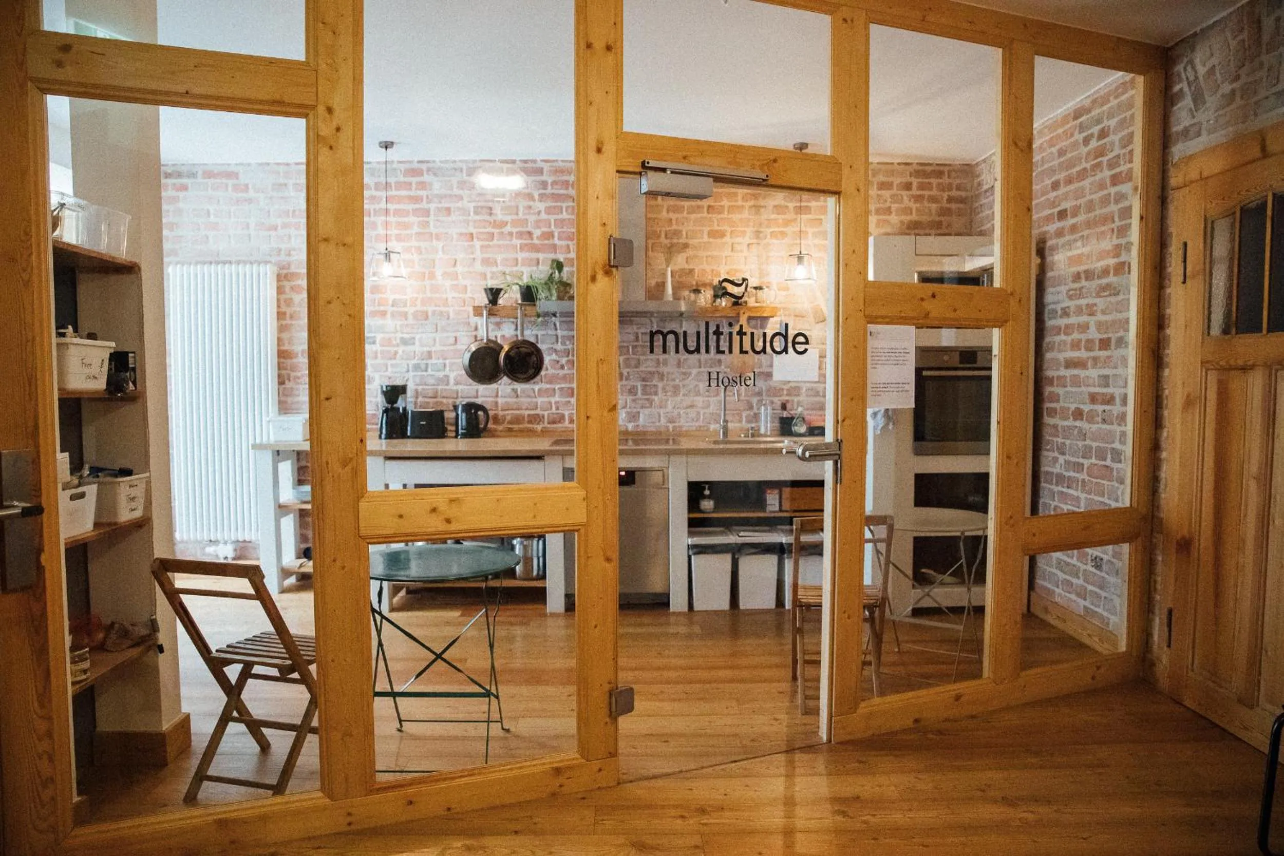 Communal kitchen in Hostel Multitude