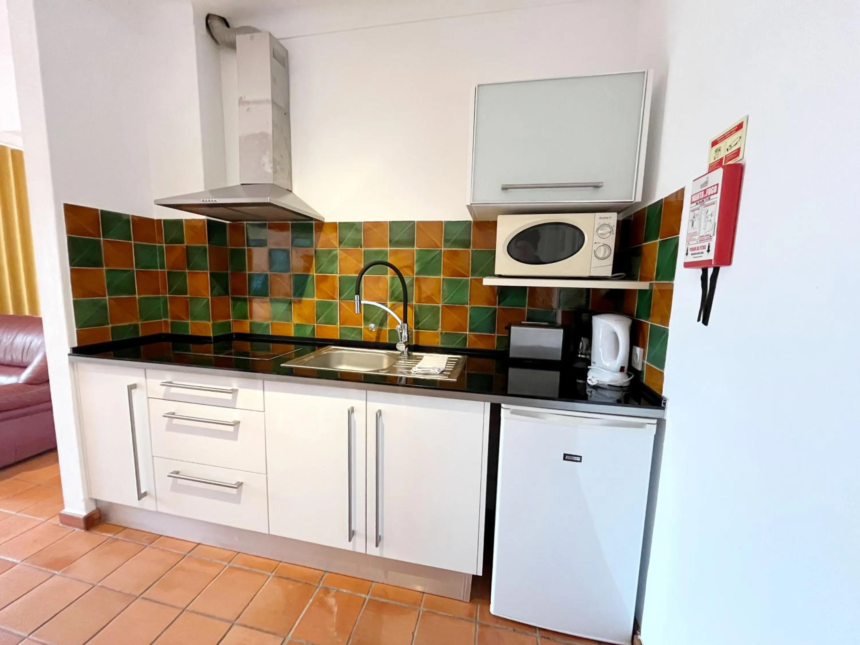 Kitchen or kitchenette in Apartamentos da Vila - Duna Parque Resorts & Hotels