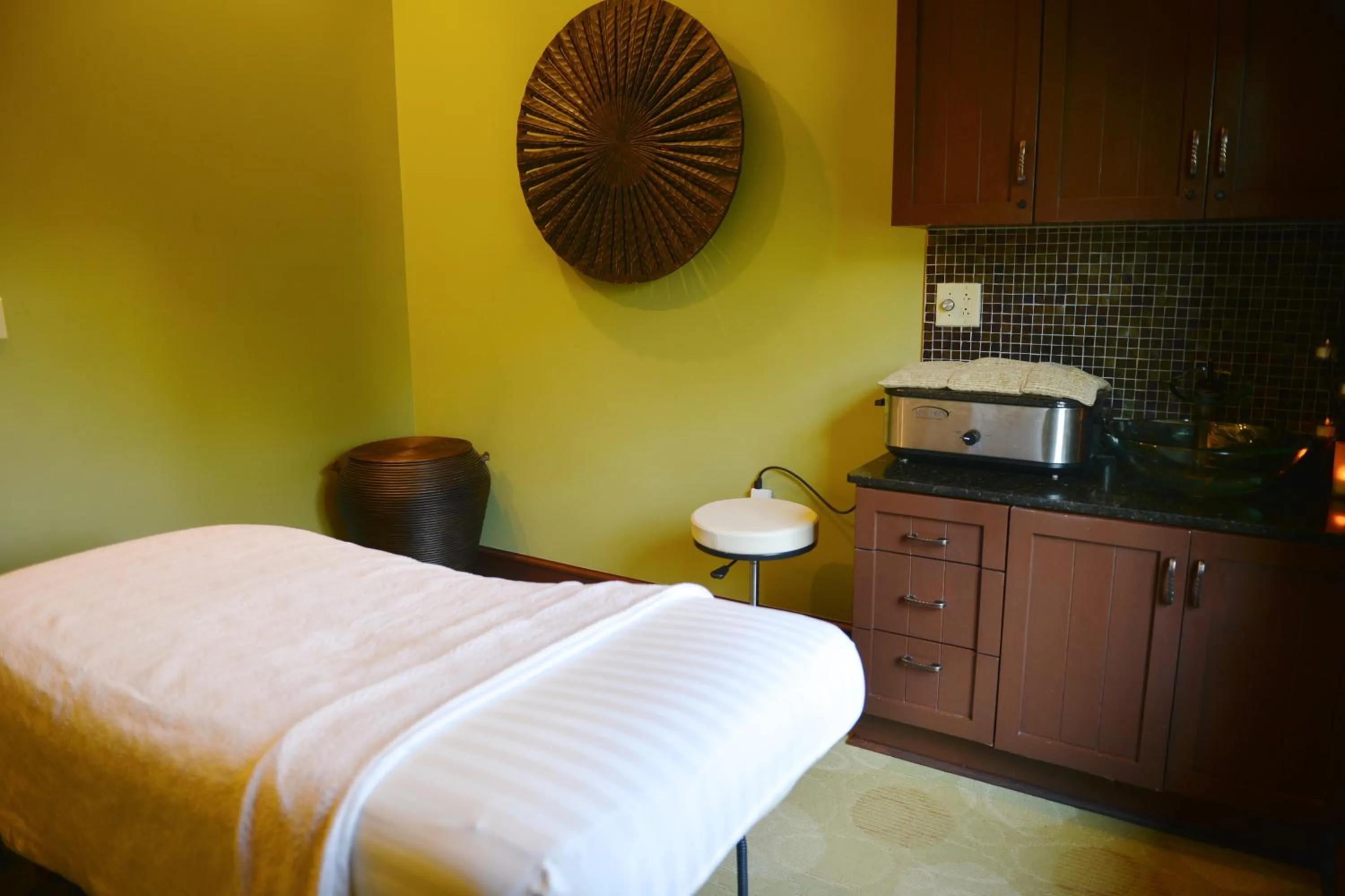Spa and wellness centre/facilities, Bed in RiverStone Condo Resort & Spa