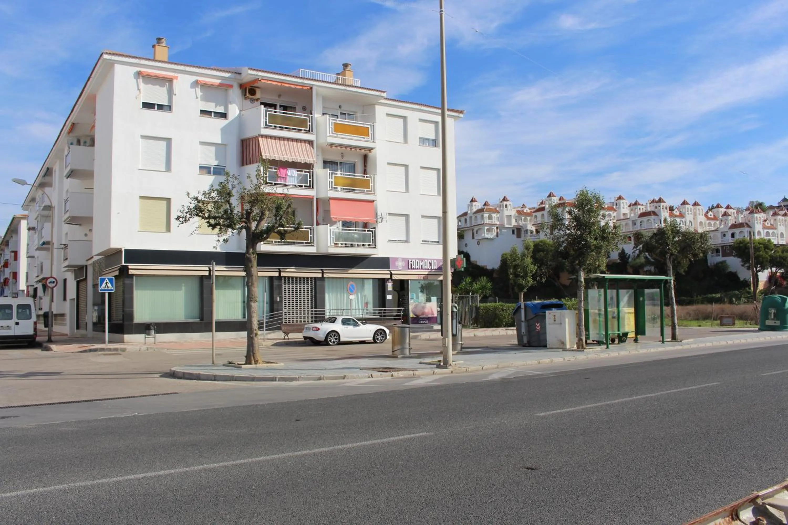 Facade/entrance in Beach and Family