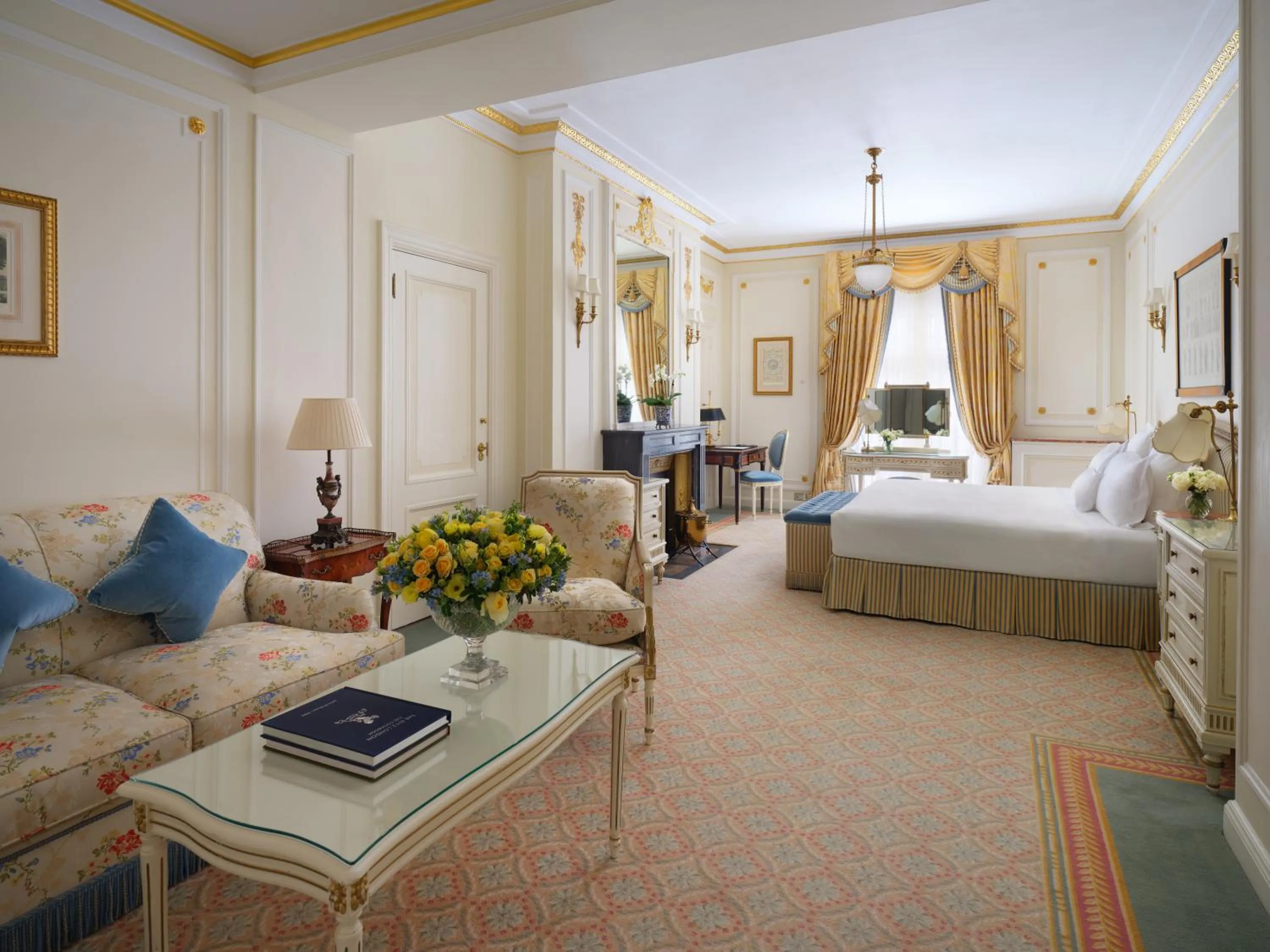 Bedroom, Bed in The Ritz London