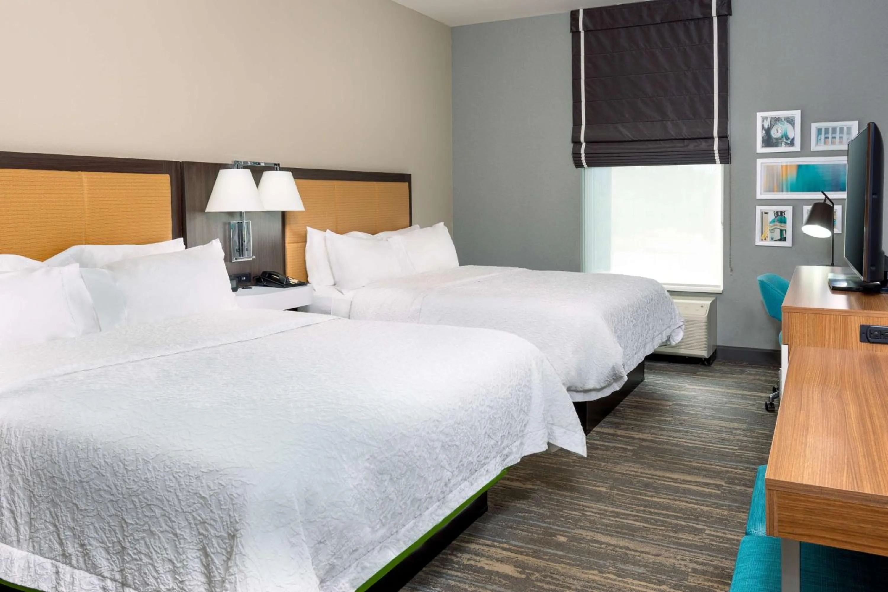 Bed in Hampton Inn & Suites Tallahassee Capitol-University