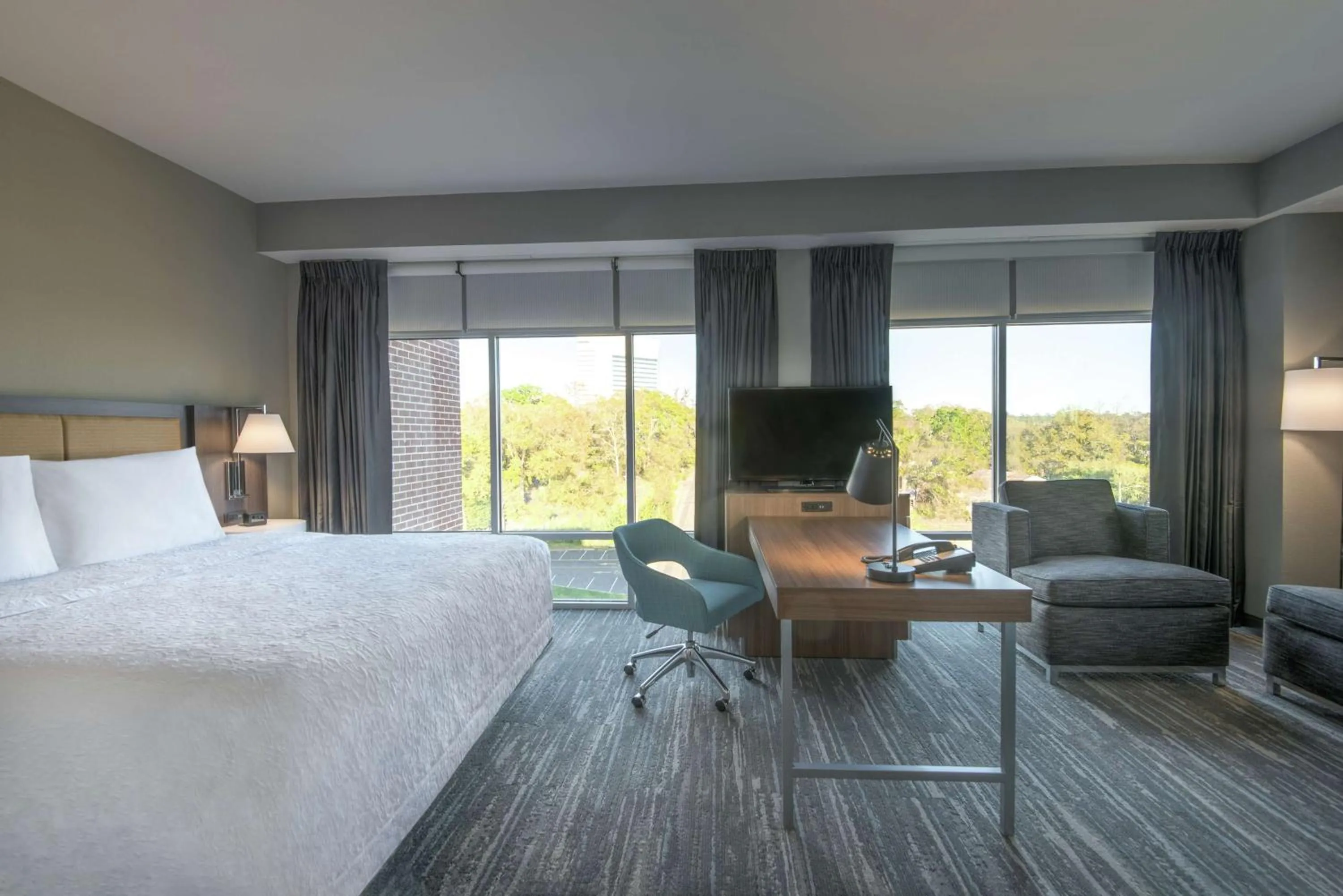 Bedroom, Bed in Hampton Inn & Suites Tallahassee Capitol-University