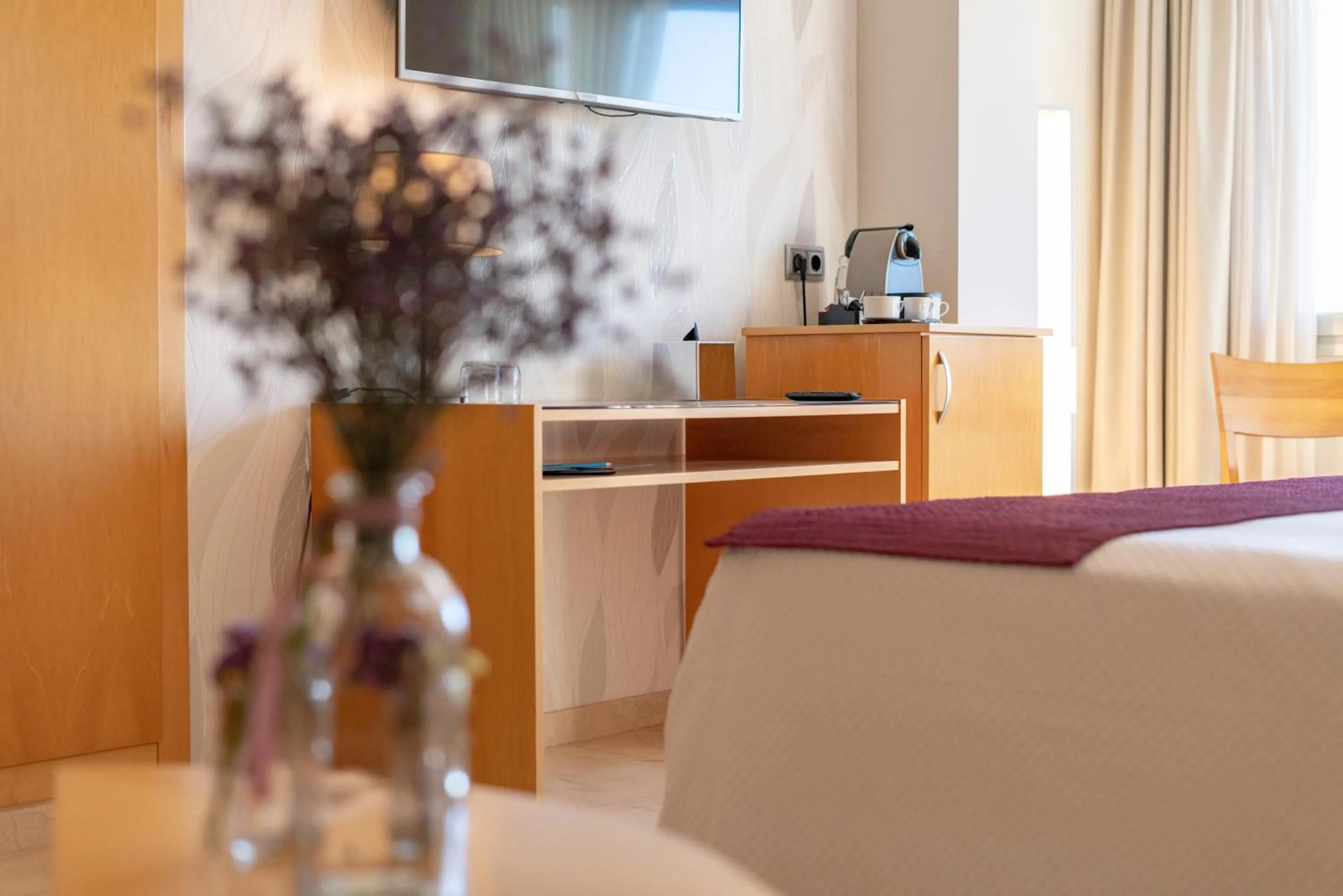 Coffee/tea facilities, Bed in La Sort Boutique Hotel