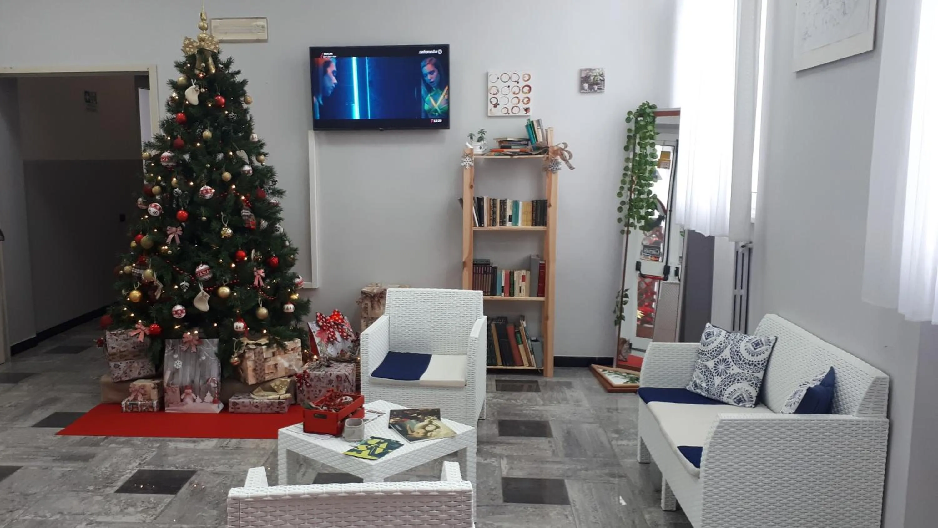 Communal lounge/ TV room in Chiostro Delle Cererie