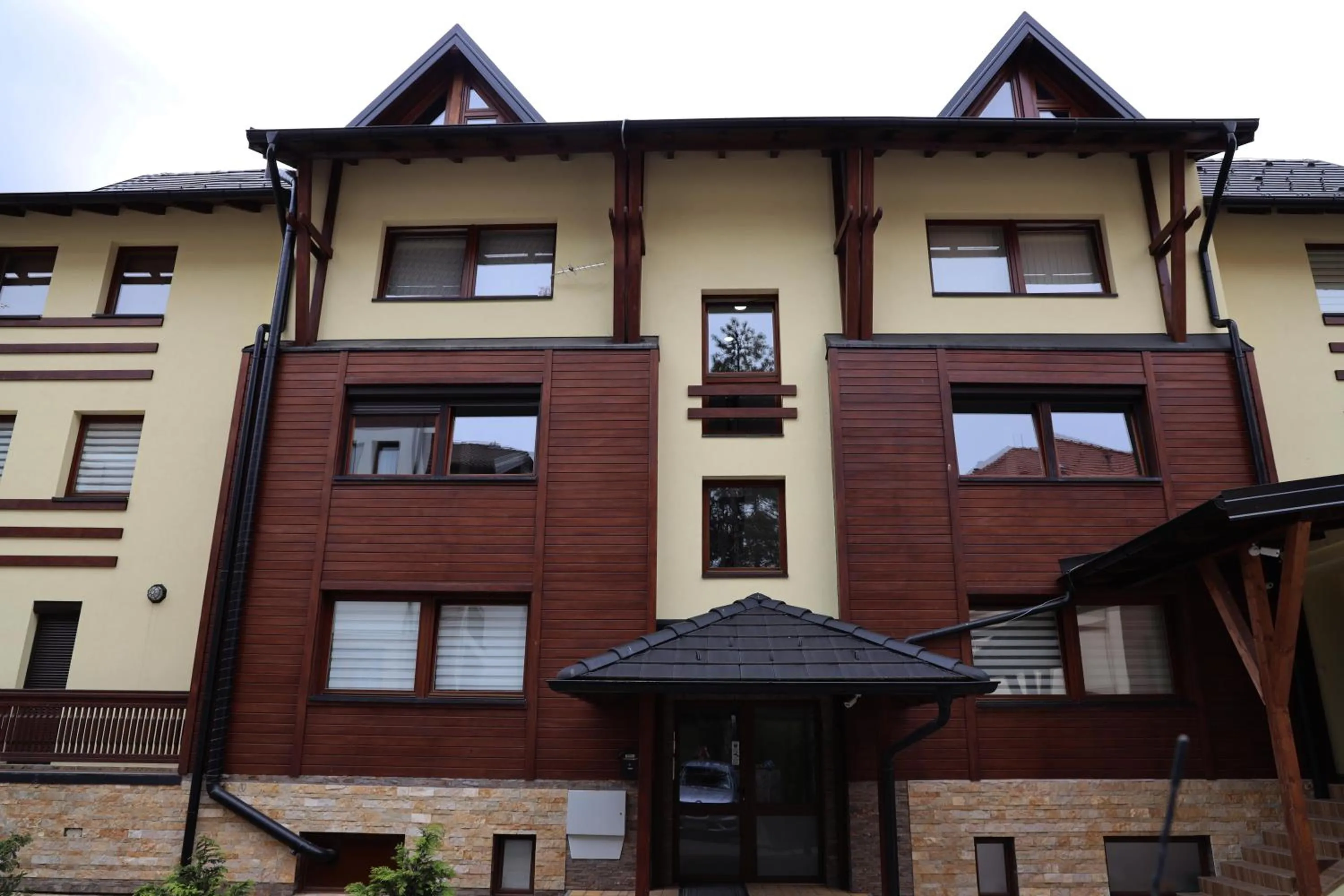 Property building in Apartman Svetogorska