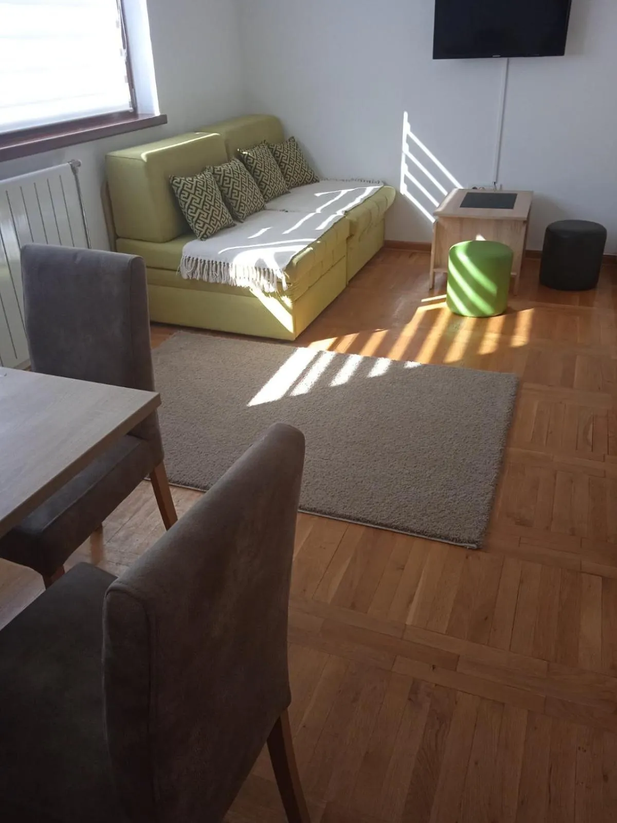 Living room, Bed in Apartman Svetogorska