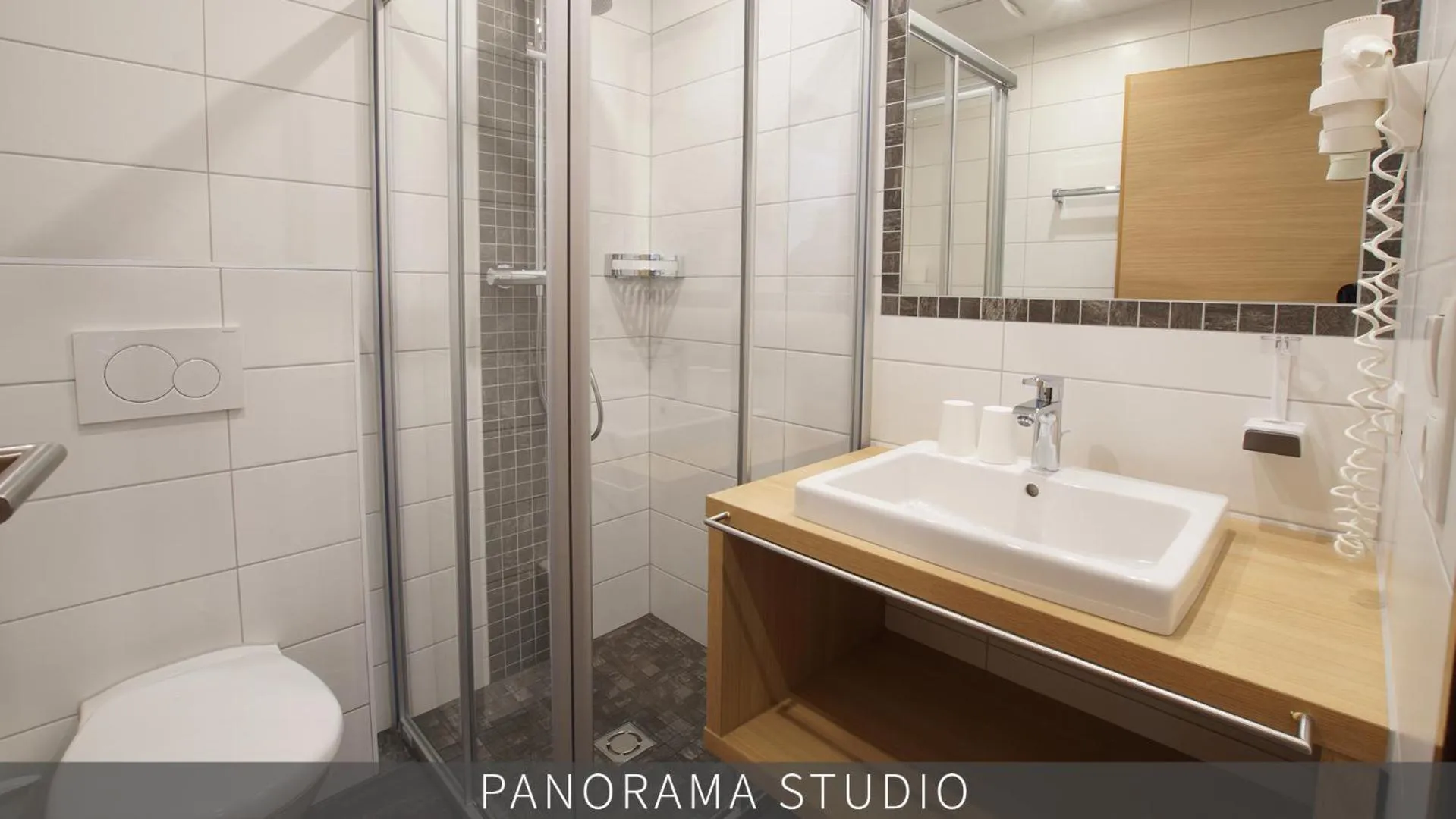 Shower in Das Aparthotel Olympia Tirol