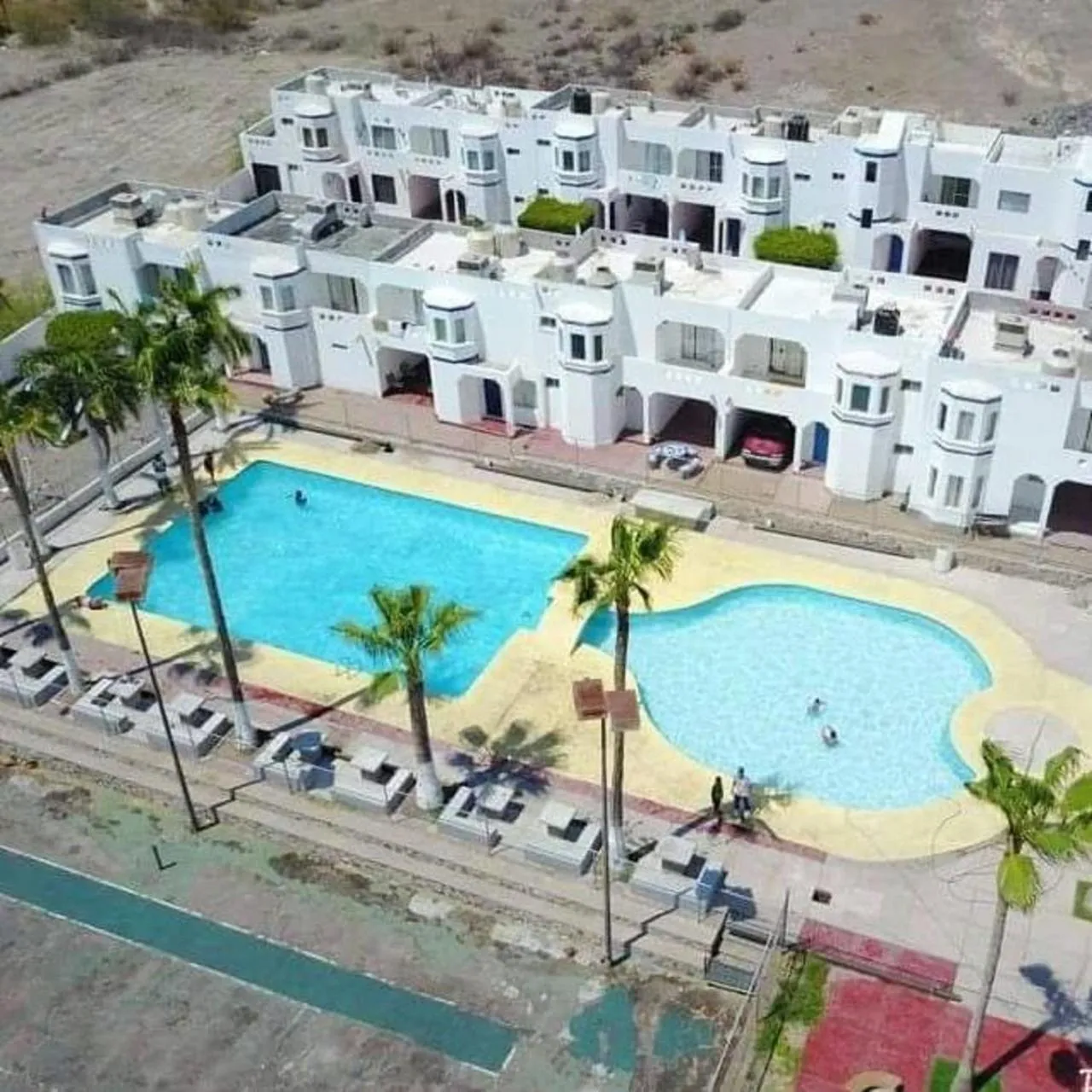 Pool view in Condominio 303 Loma Bonita, enfrente de la alberca!