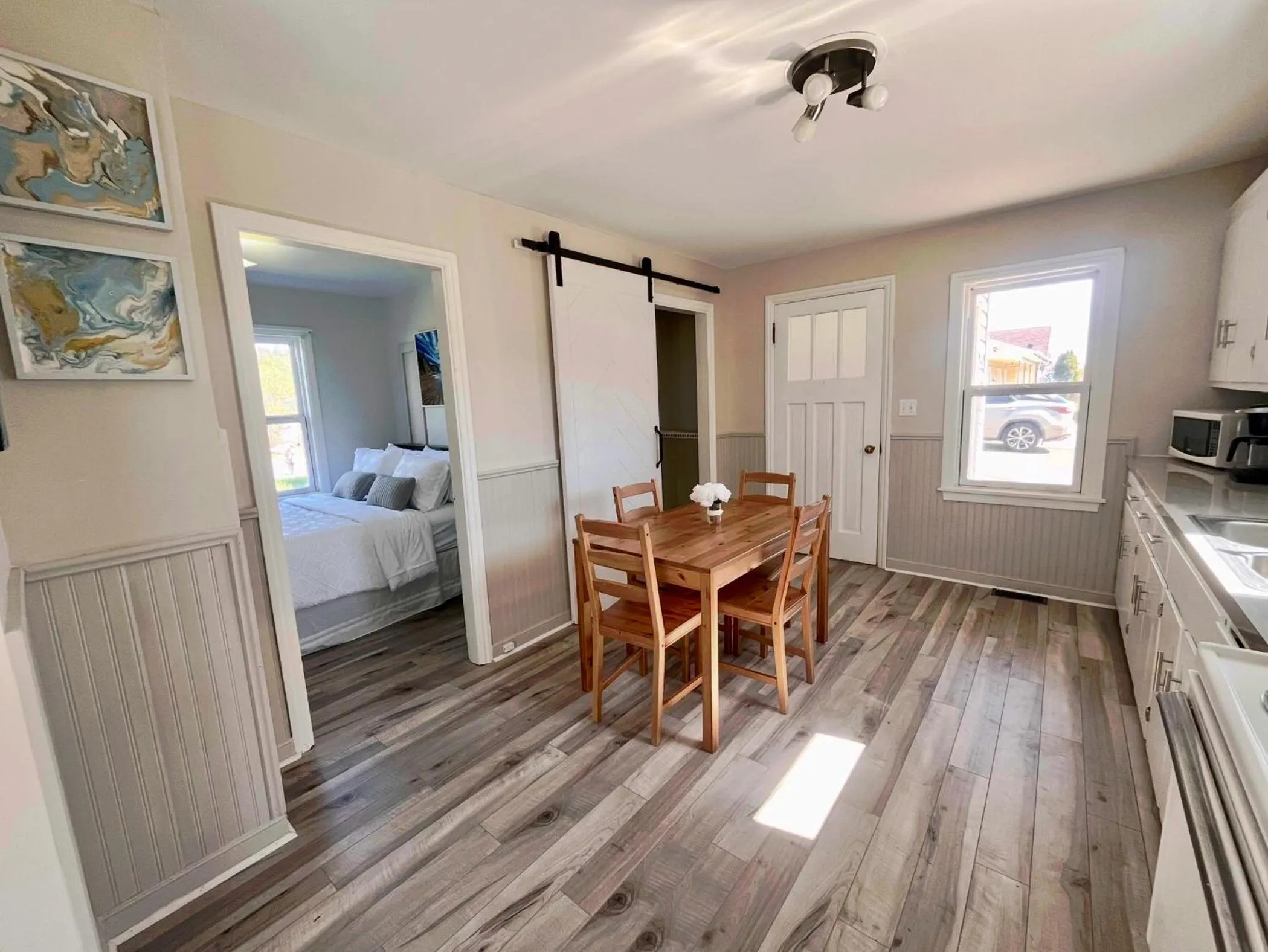 Bed in Alma Shore Lane Suites & Cottages