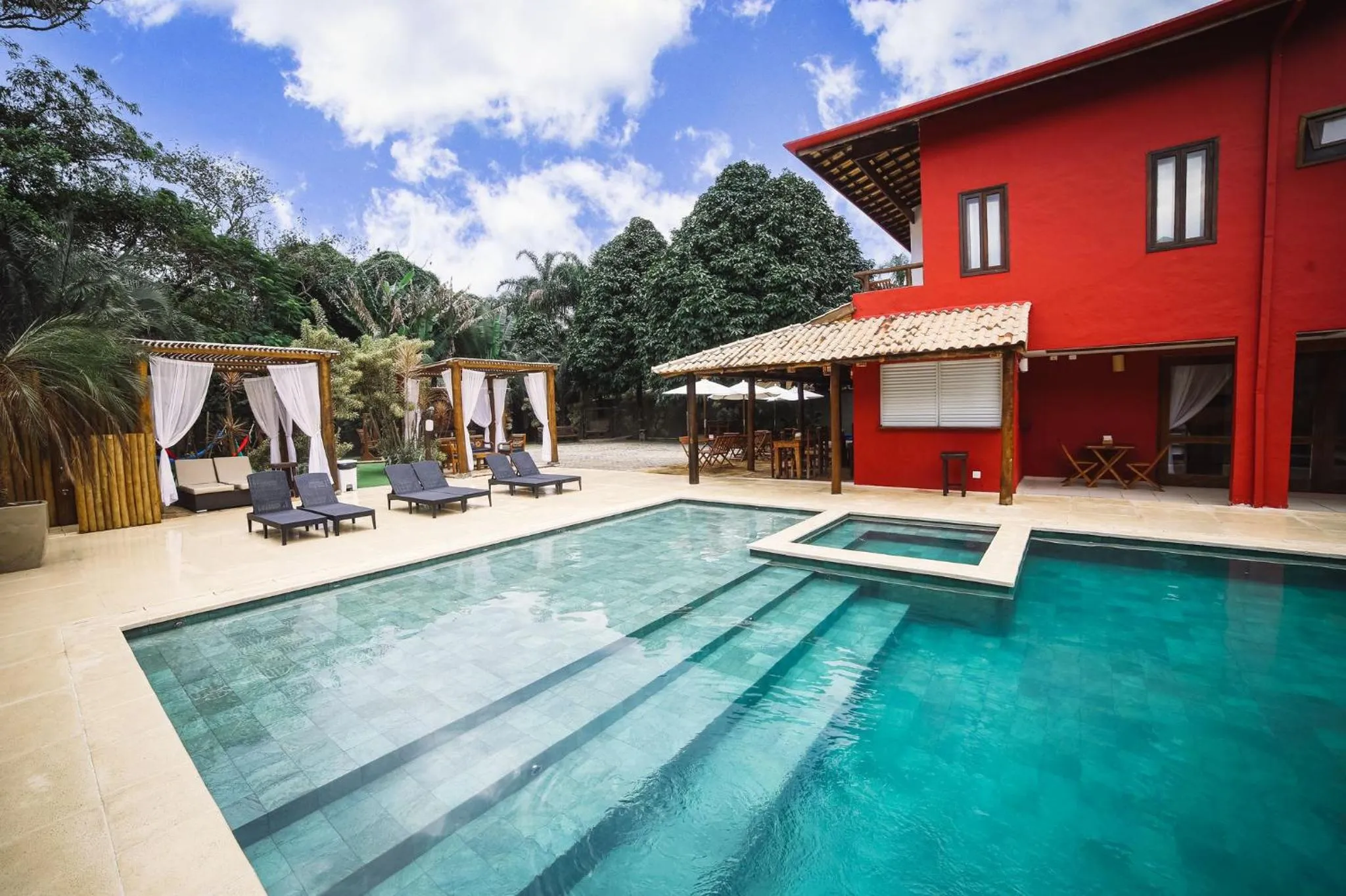 Swimming pool in Pousada Porto Mare