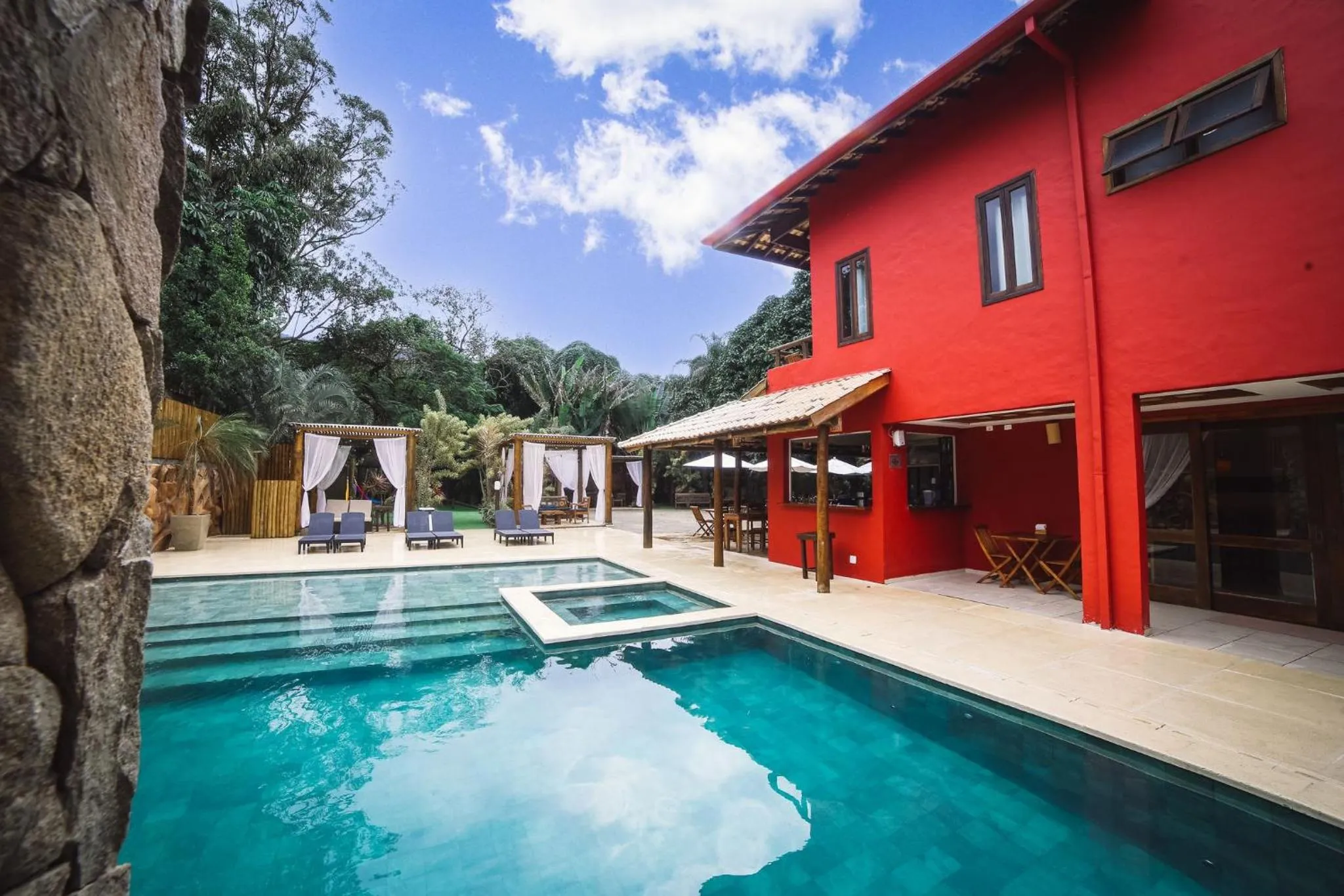 Swimming pool in Pousada Porto Mare