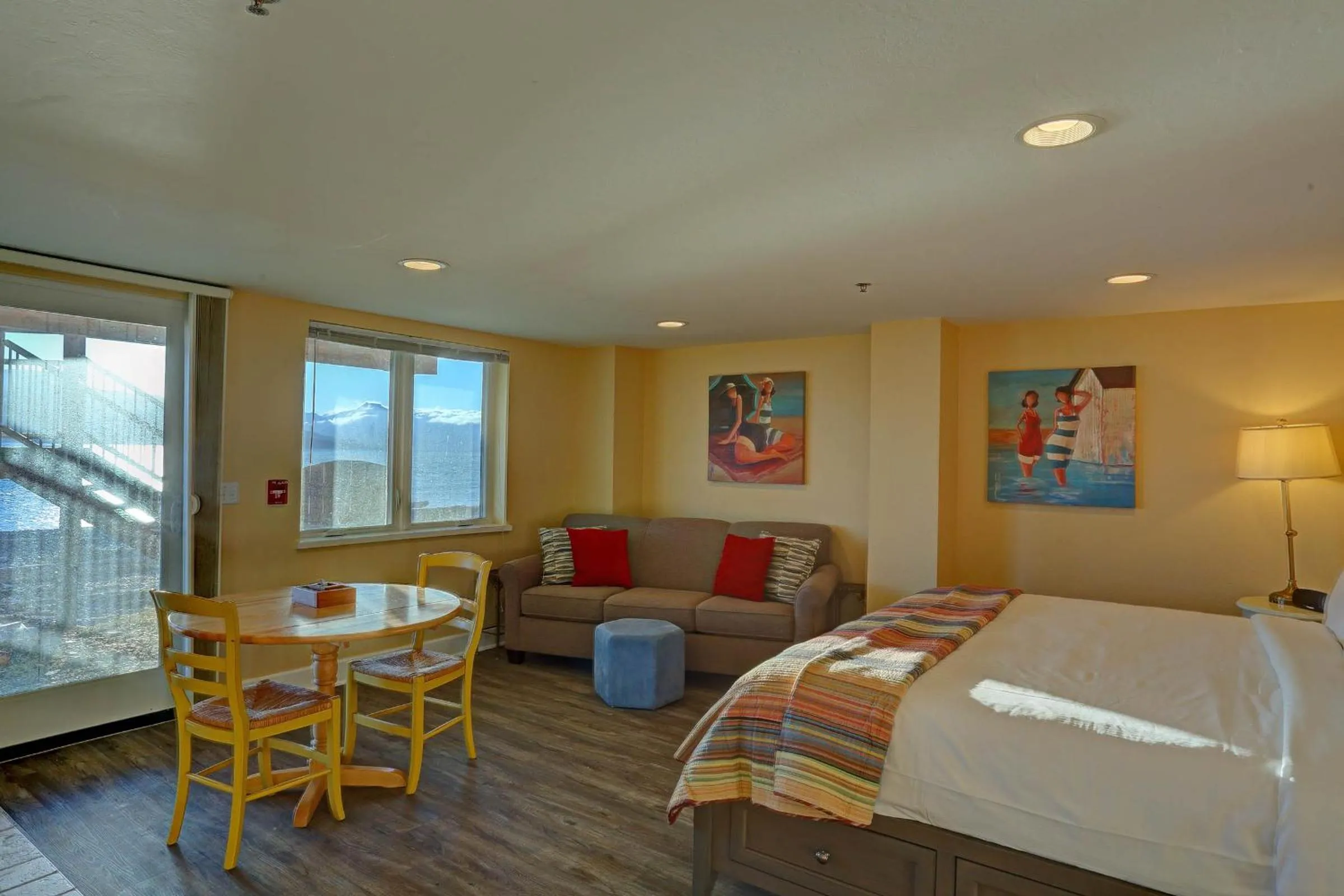 Seating area, Bed in Land's End