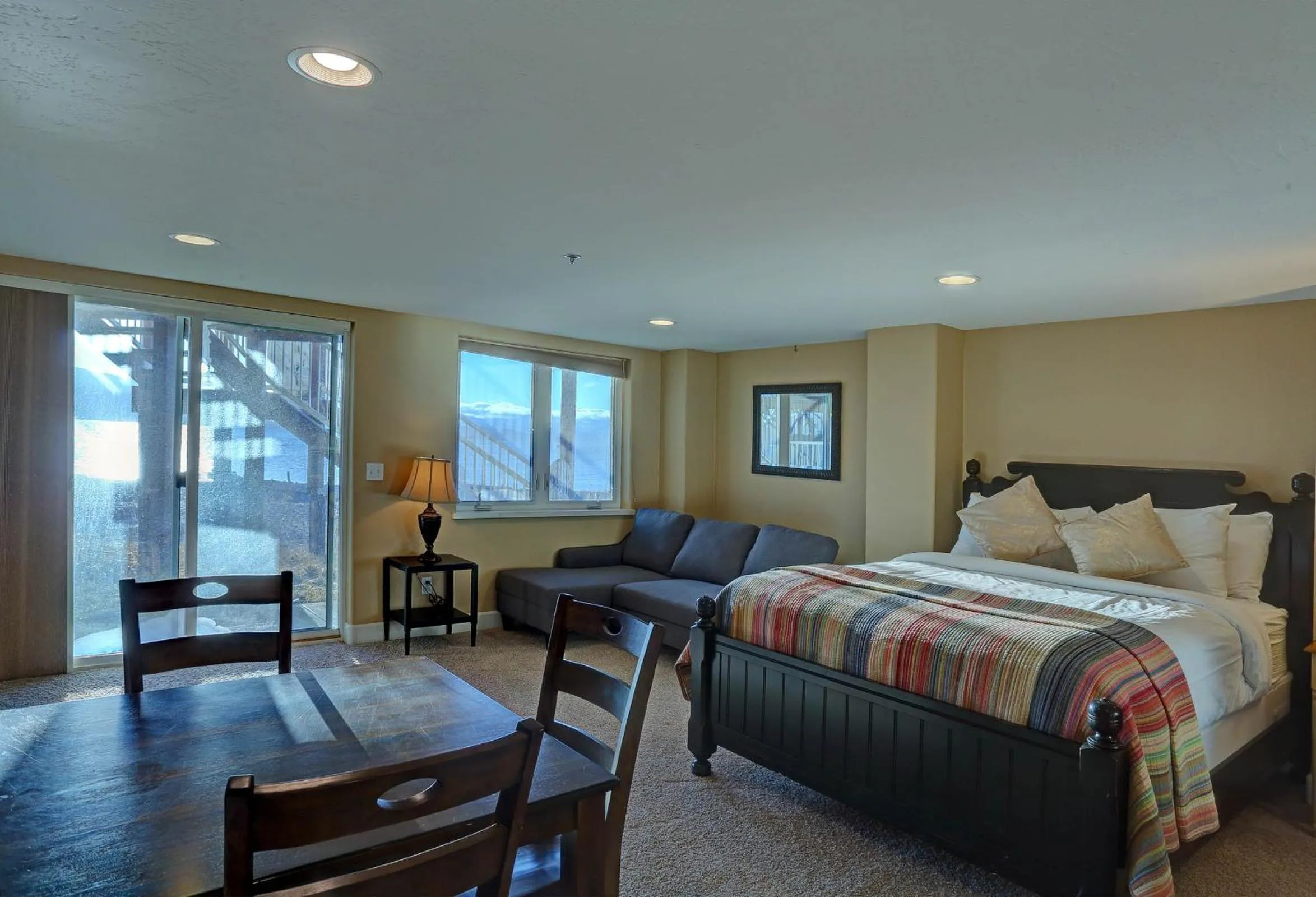 Photo of the whole room, Bed in Land's End