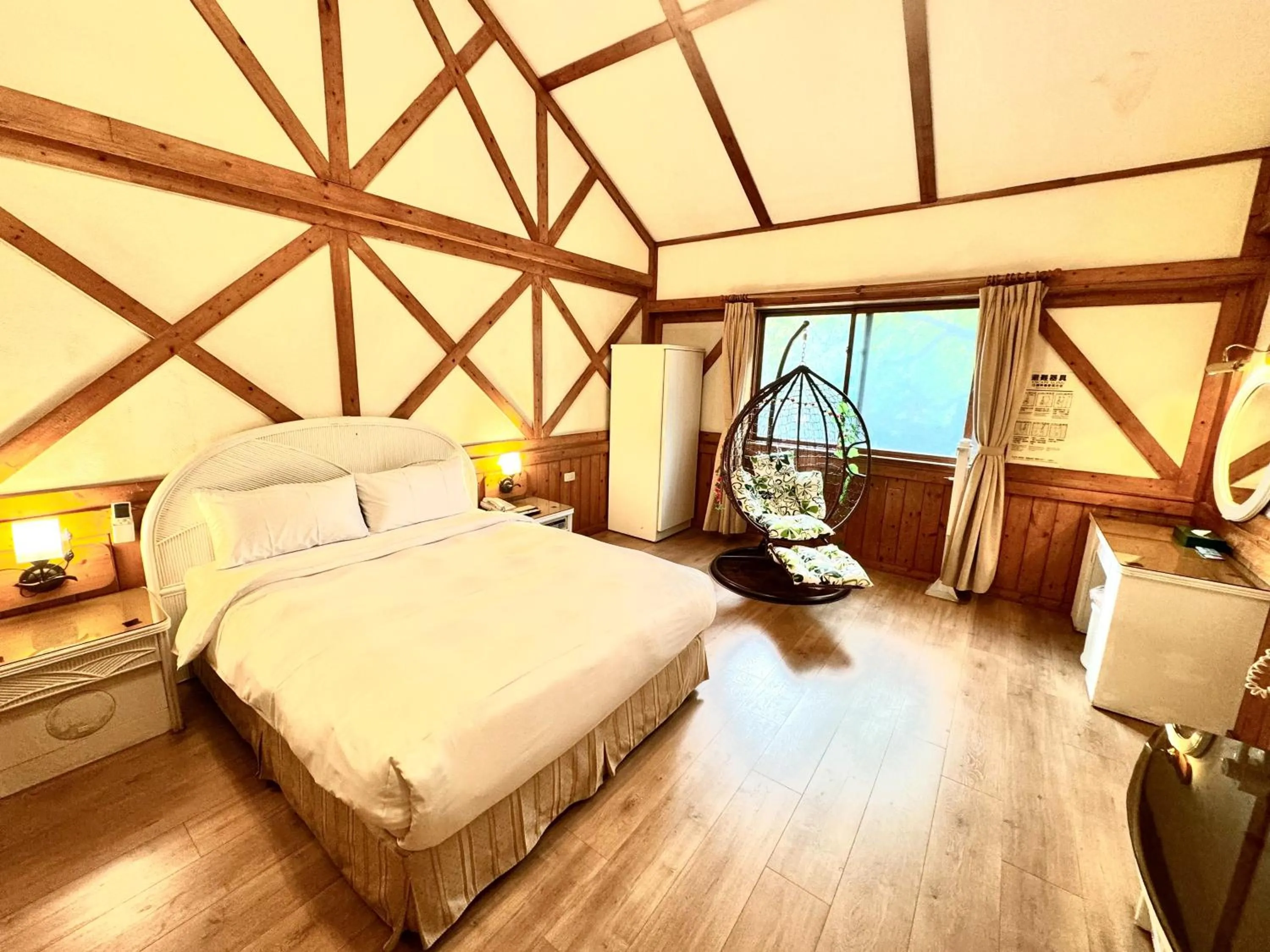 Photo of the whole room, Bed in Ivy Motel