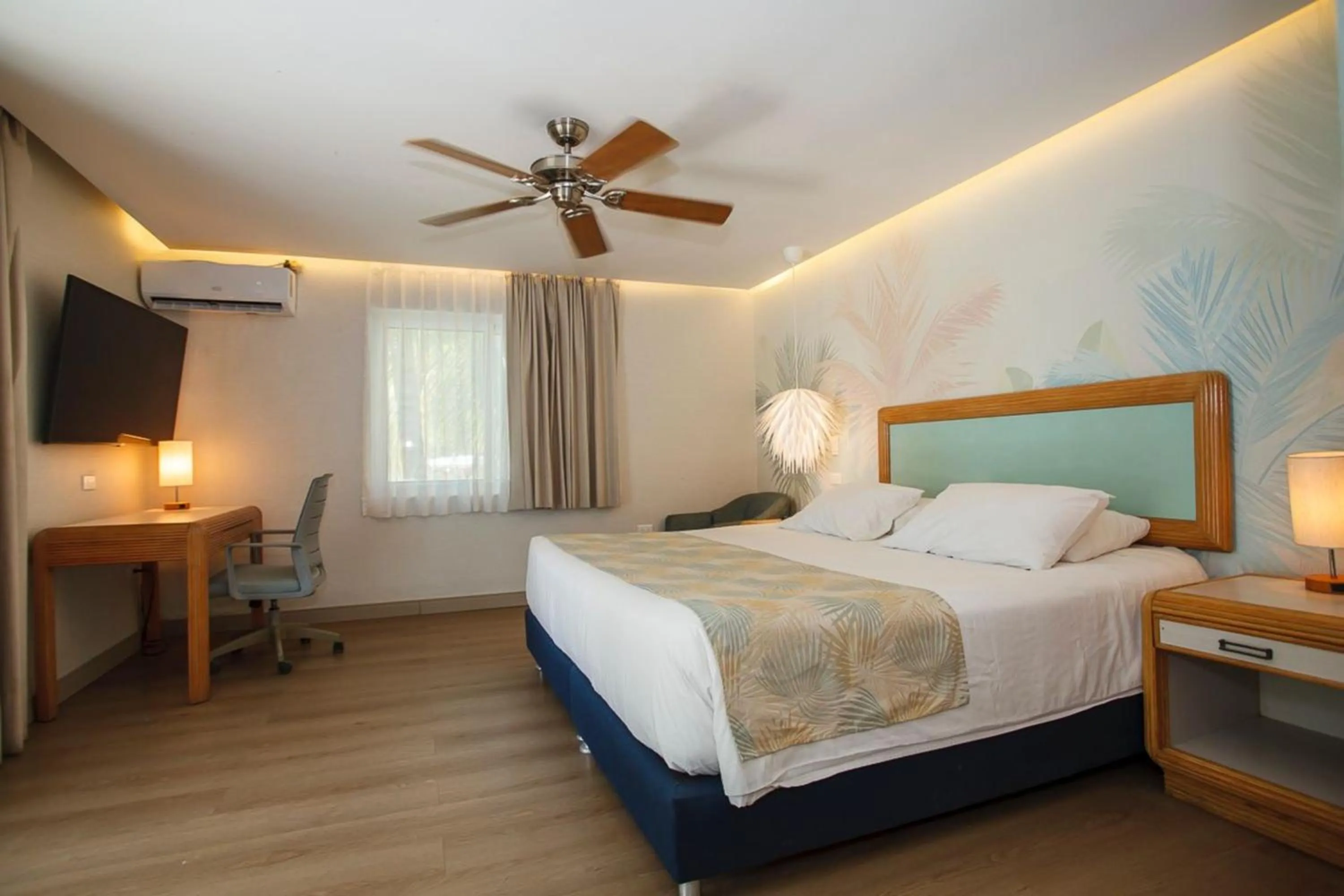 Bed in Hotel Cocoplum Beach