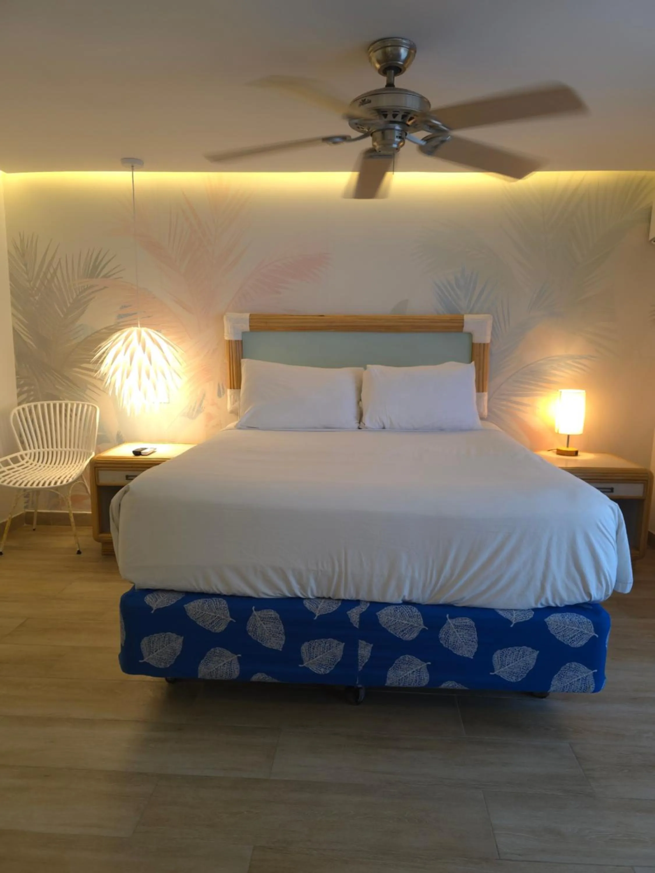 King Room with Balcony in Hotel Cocoplum Beach