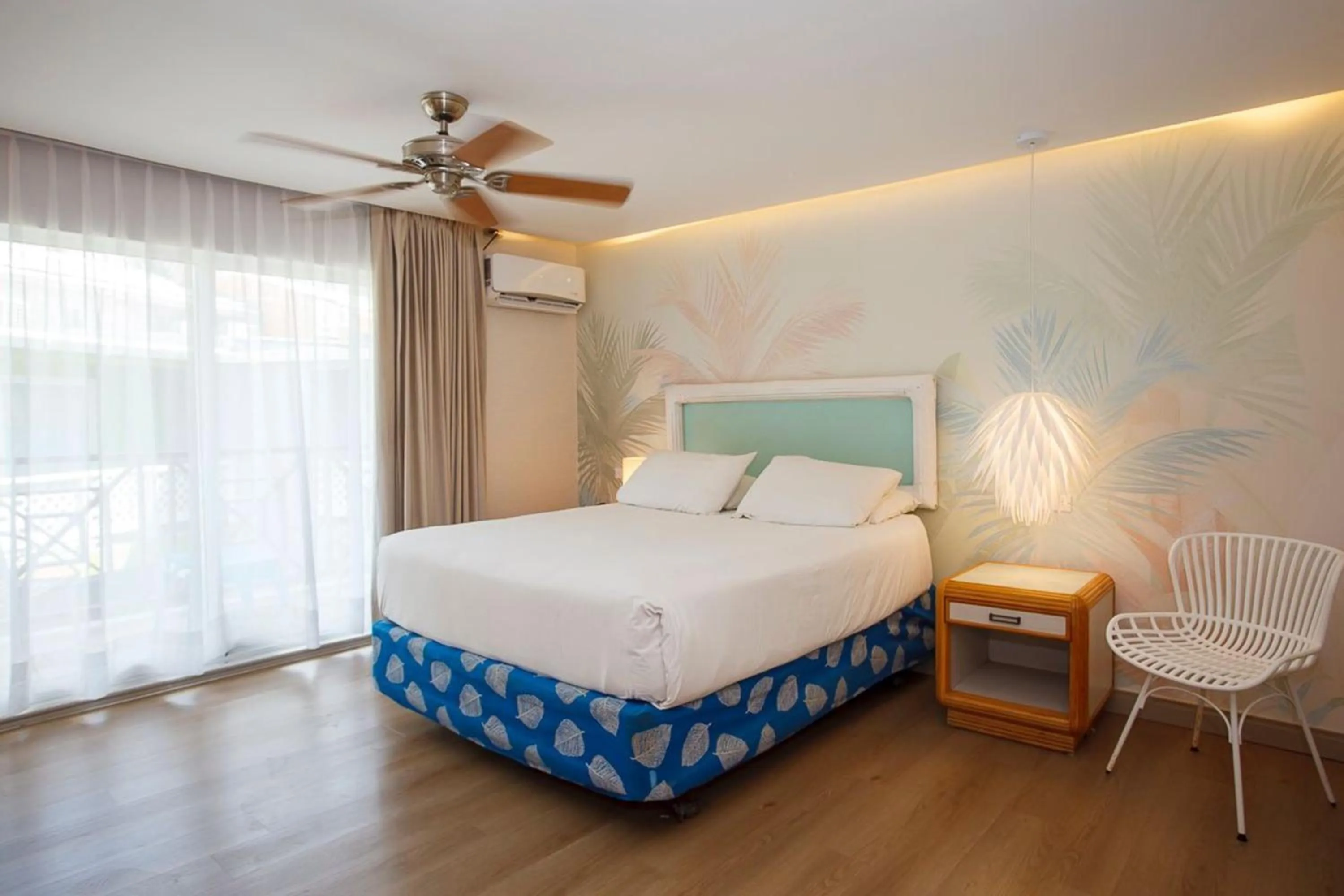 Bed in Hotel Cocoplum Beach