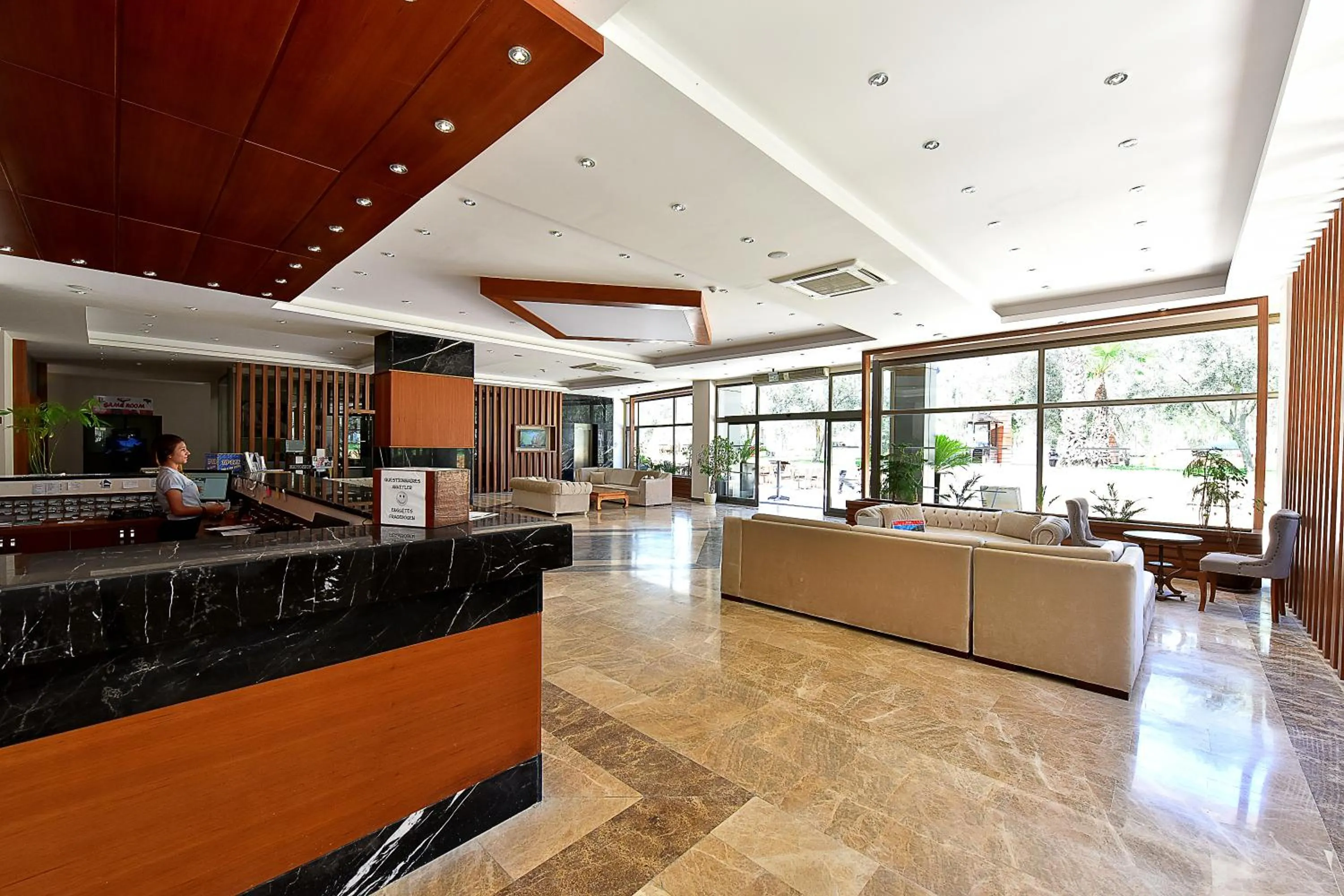 Lobby or reception in Jasmin Beach Hotel