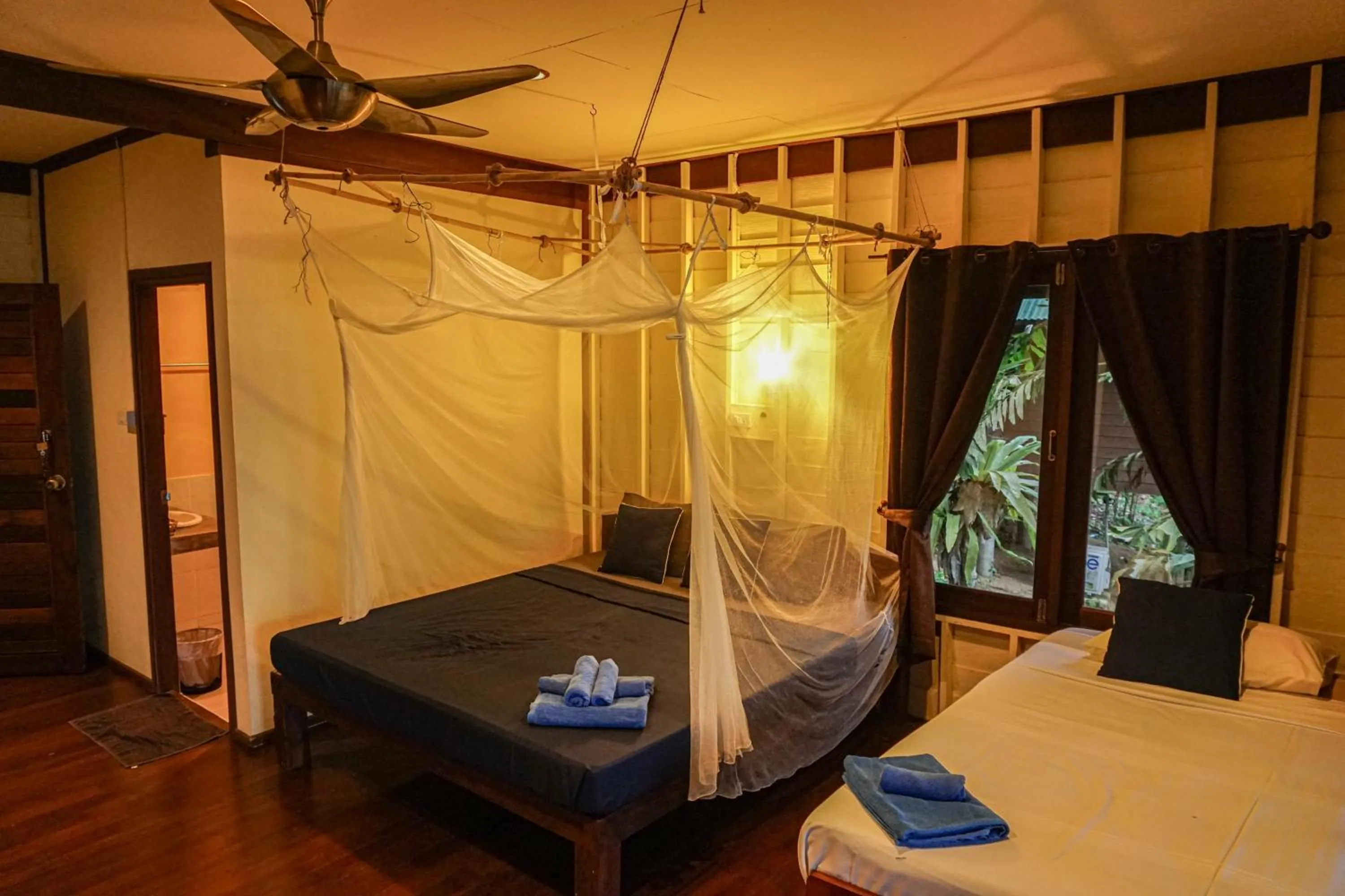 Bed in Tha Khao Bay View Bungalow