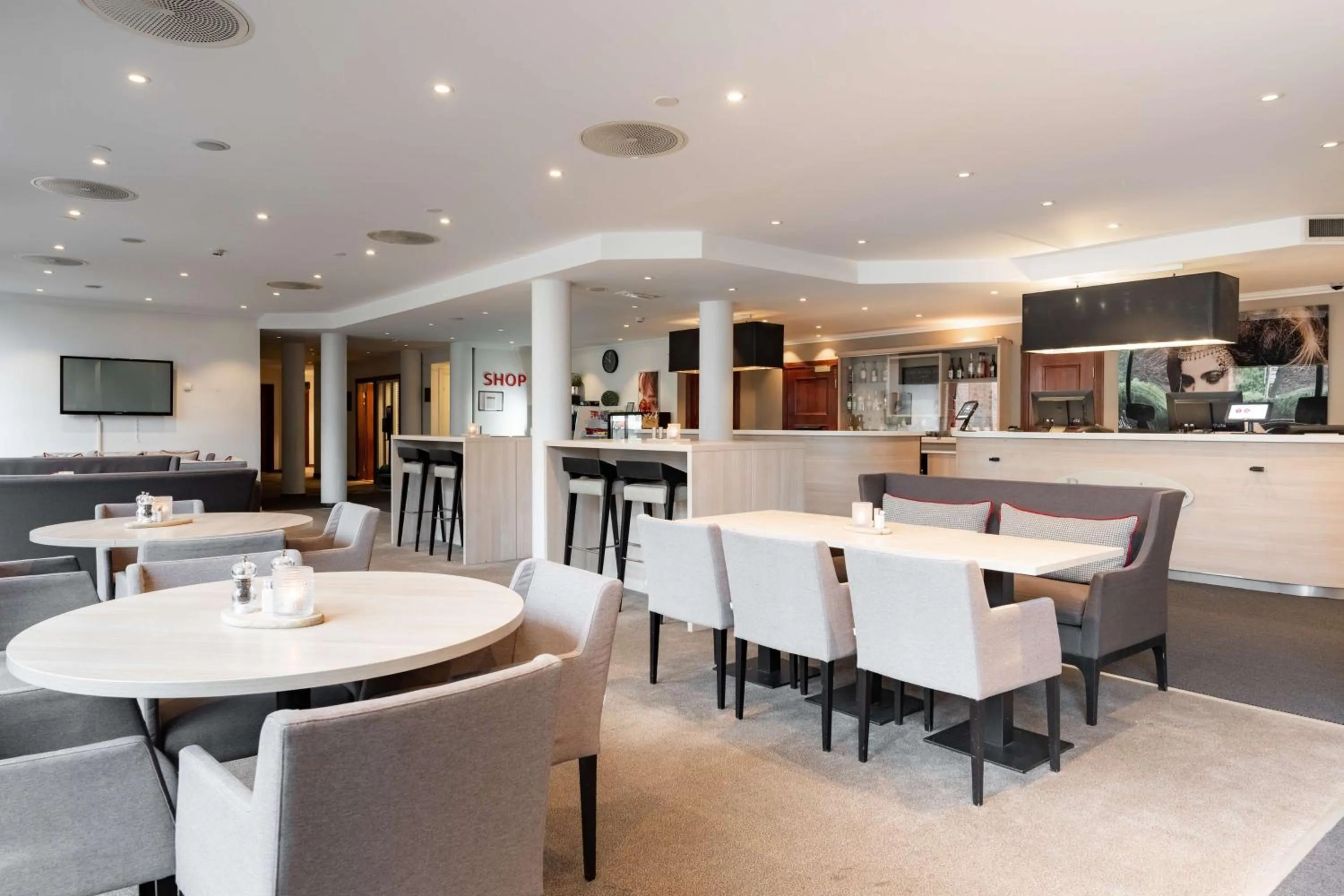 Lobby or reception in Scandic Stavanger Park