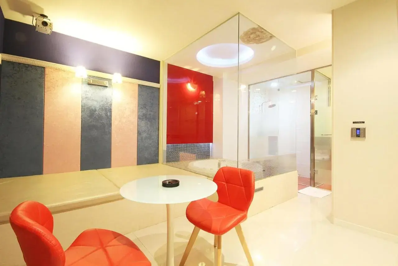 Deluxe Twin Room in Hotel Zara Deluxe Twin Room in Hotel Zara