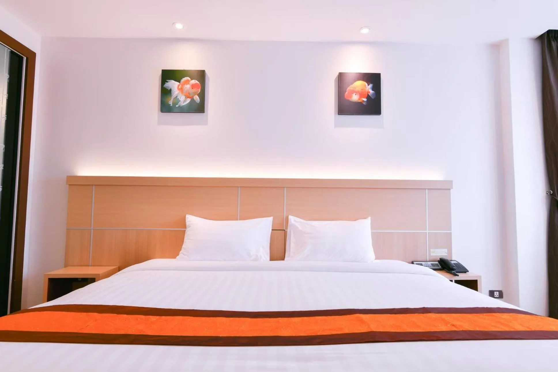 Bedroom, Bed in Marlin Hotel