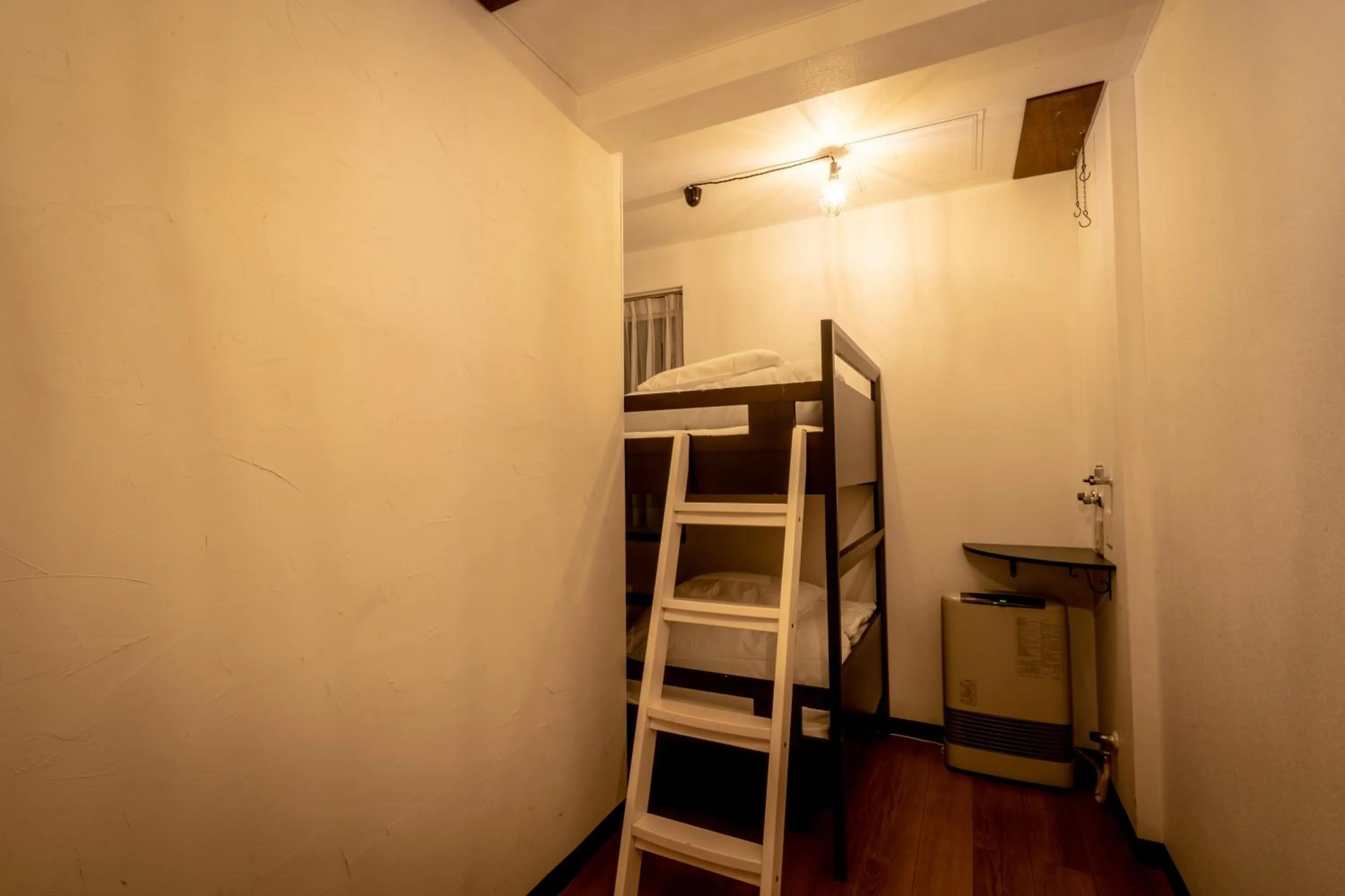 Photo of the whole room, Bed in LifeHouse IPPO