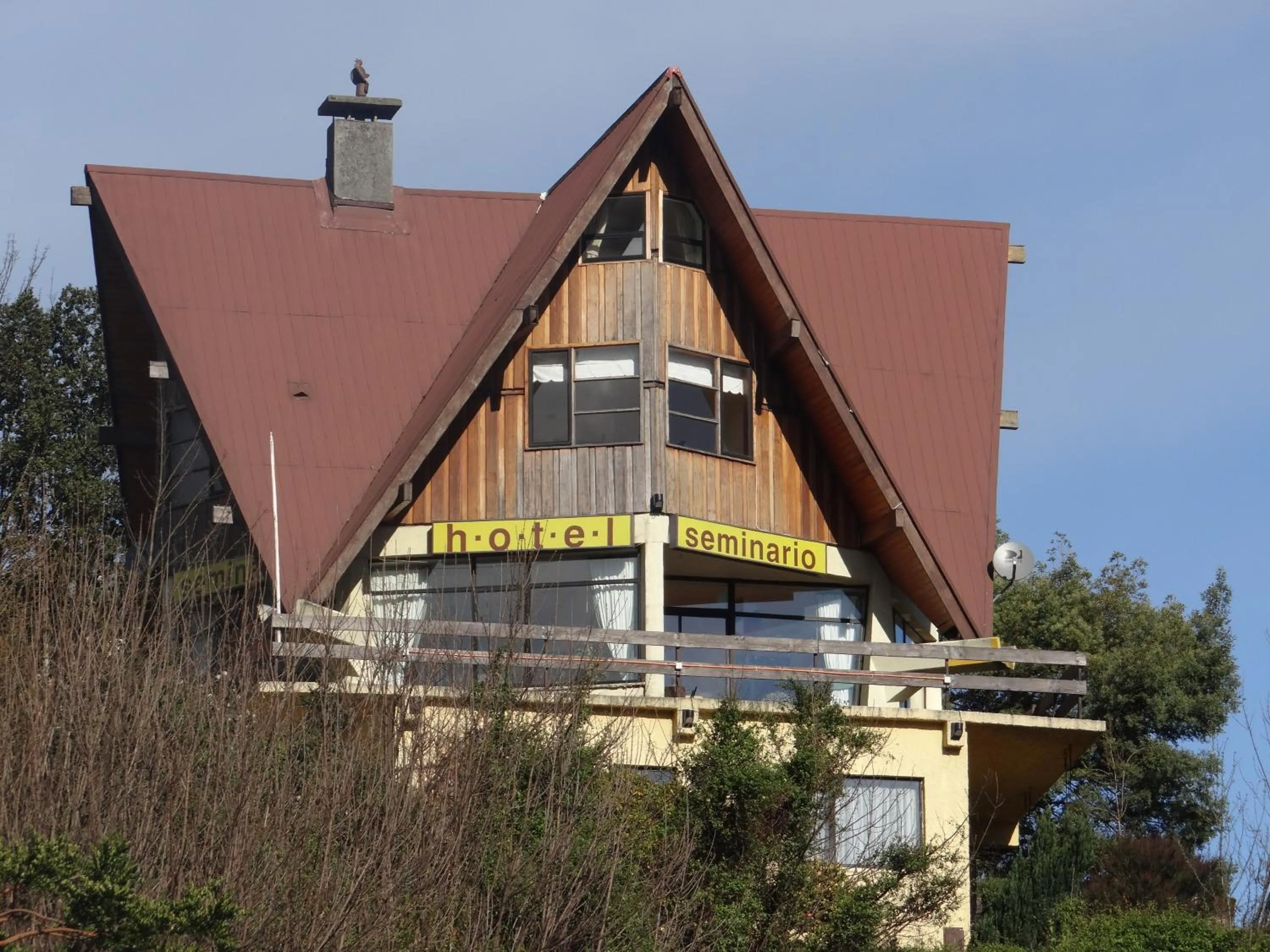 Facade/entrance in Hotel Seminario