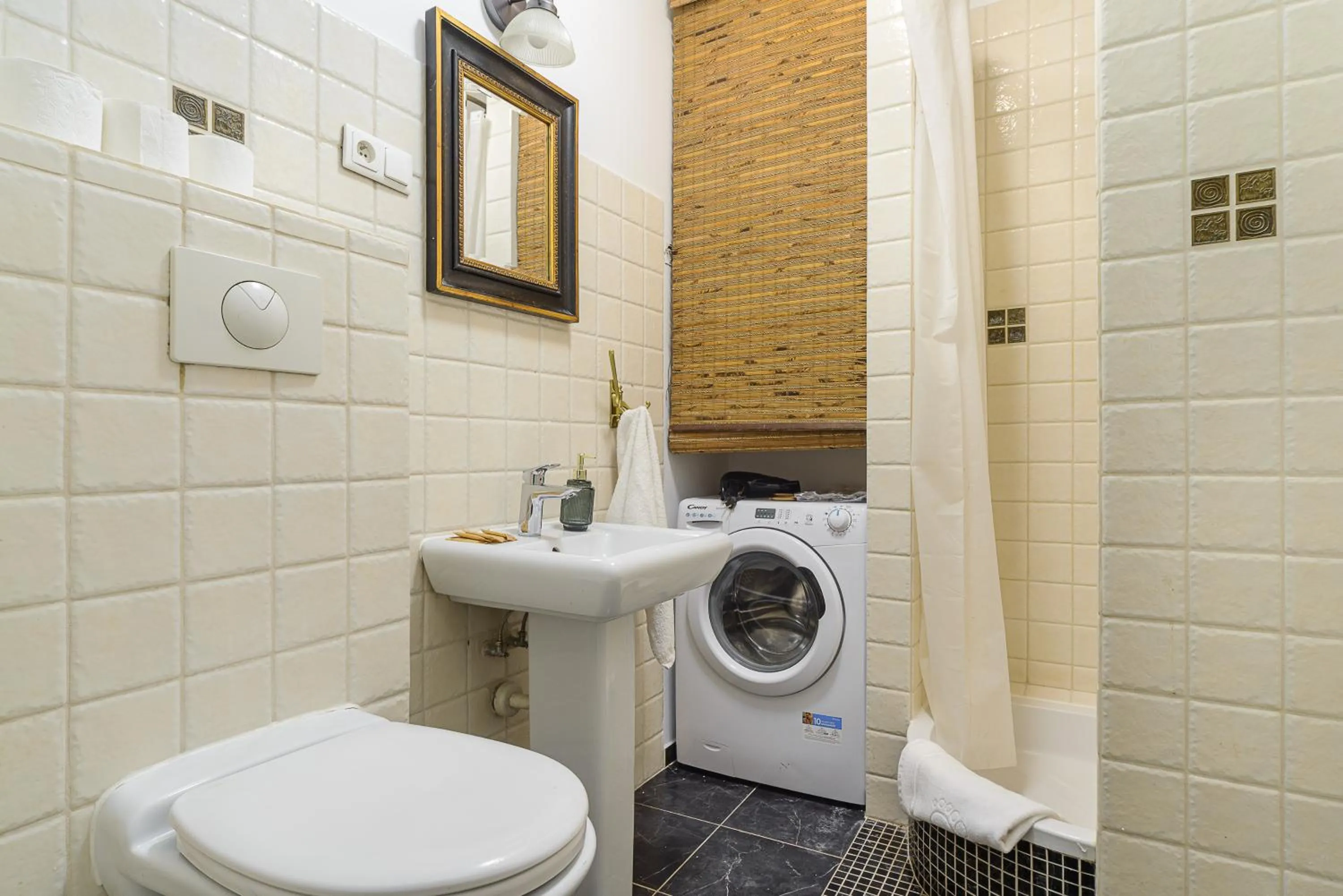 Bathroom in P&O Apartments Old Town