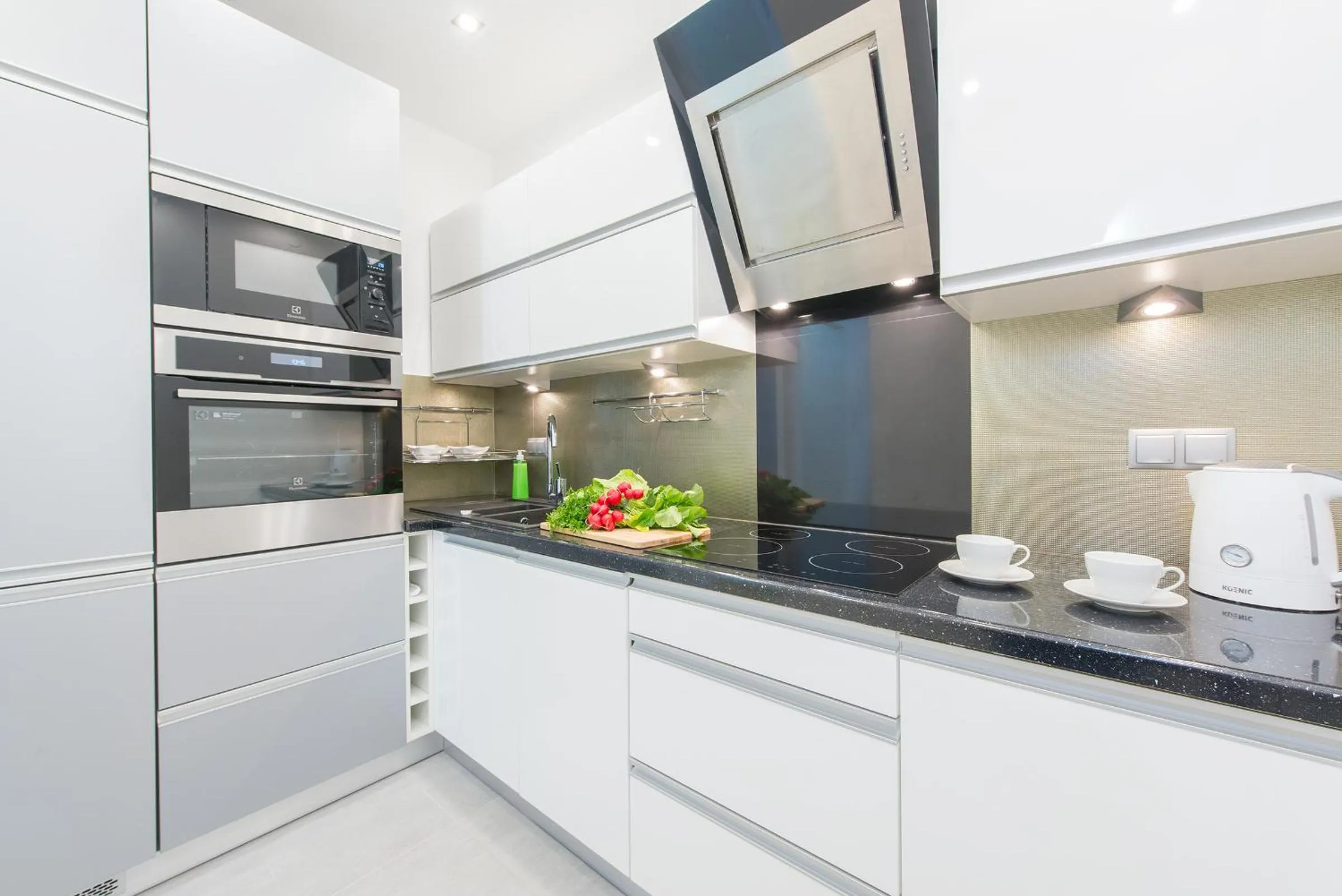 Kitchen or kitchenette in P&O Apartments Old Town