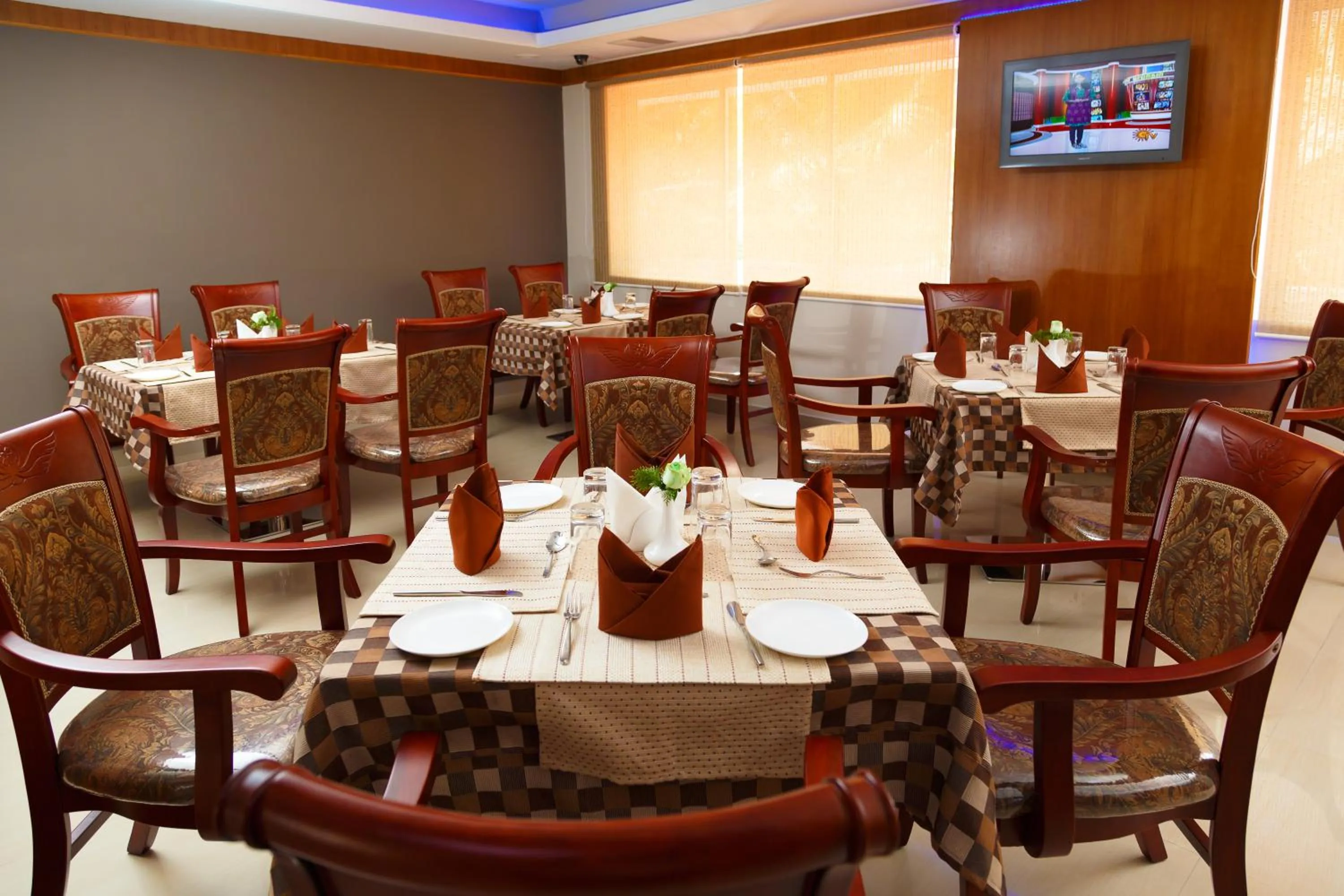 Restaurant/places to eat in Hotel Gopalapuram International