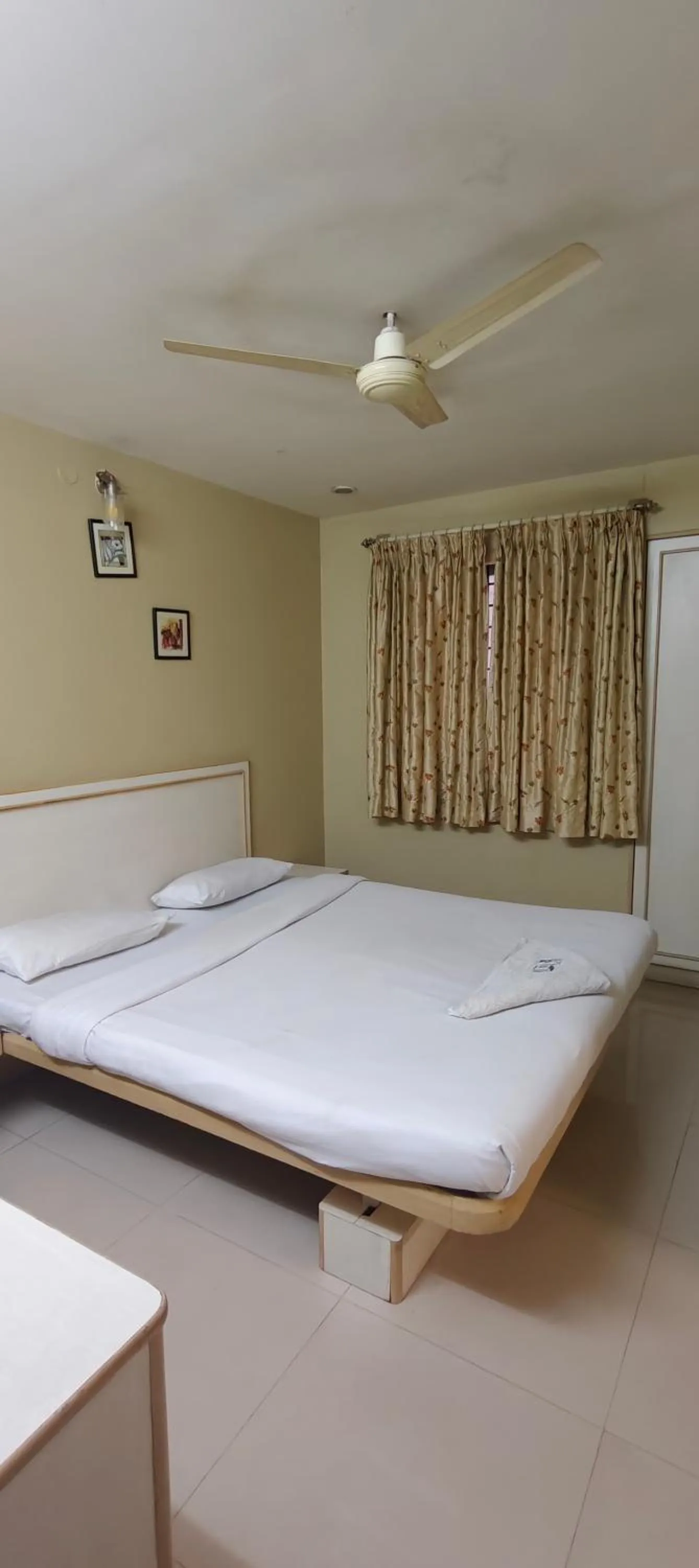 Bedroom, Bed in The Corporate Comforts