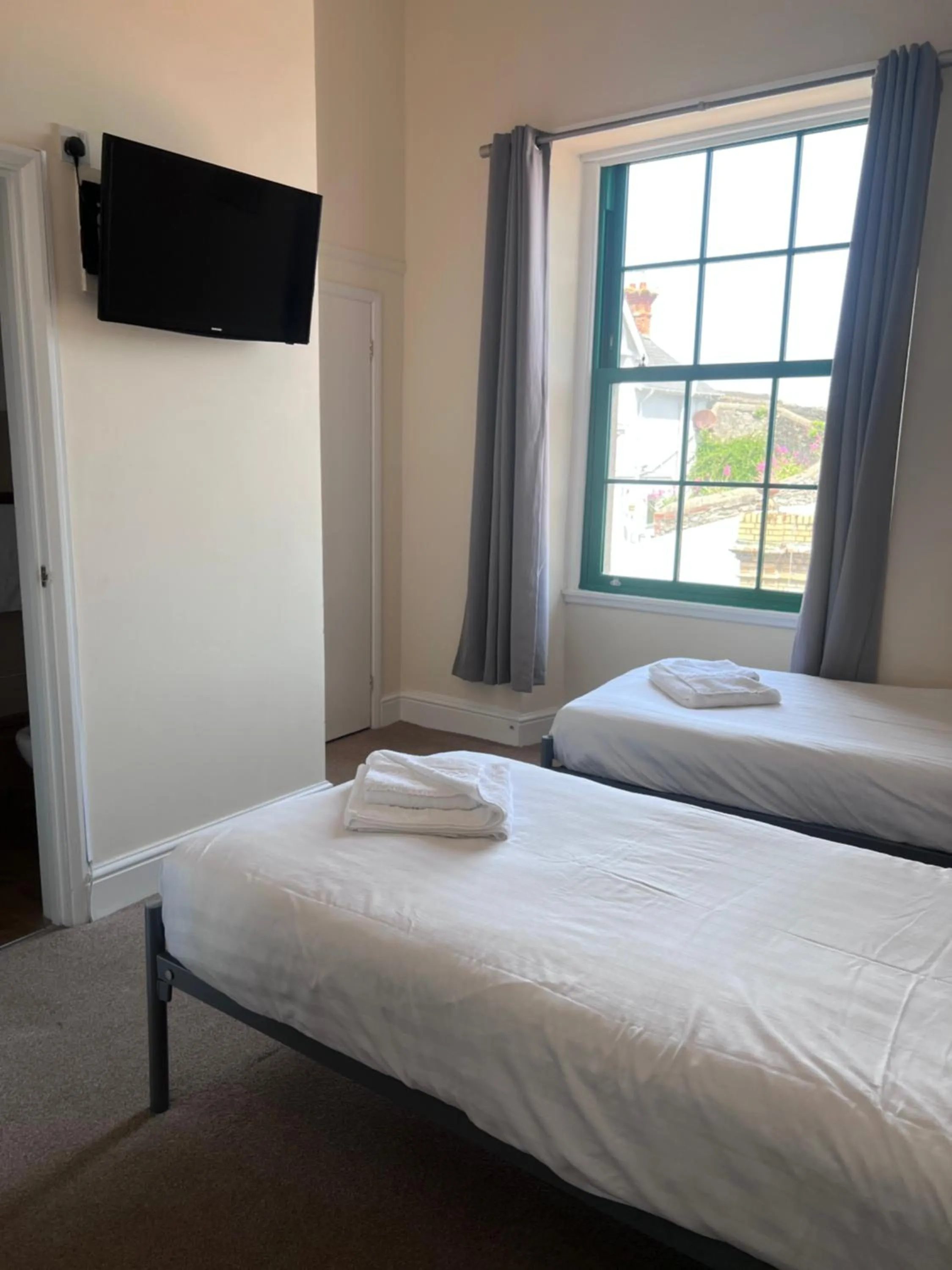 Bed in Royal Britannia Hotel