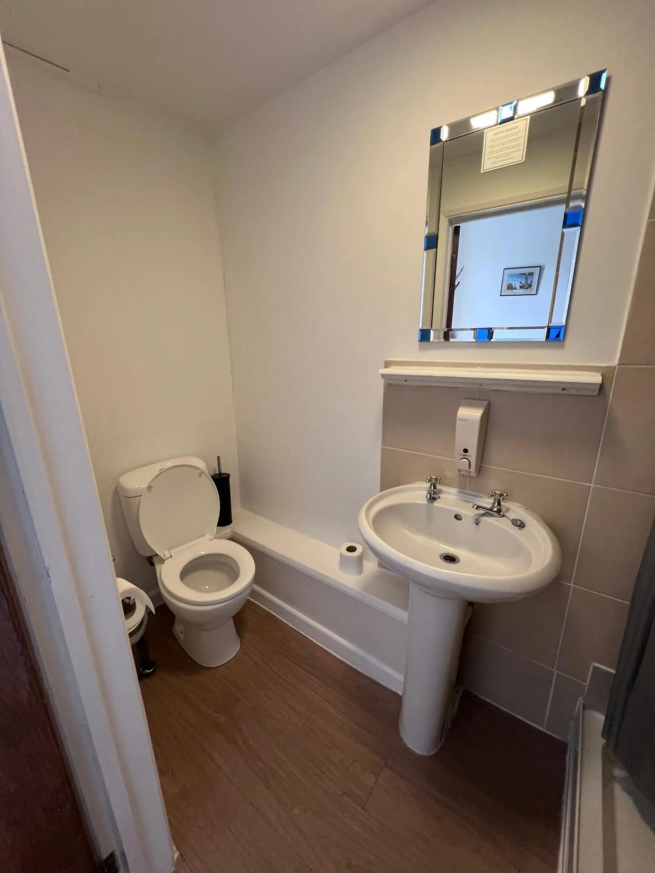 Toilet in Royal Britannia Hotel