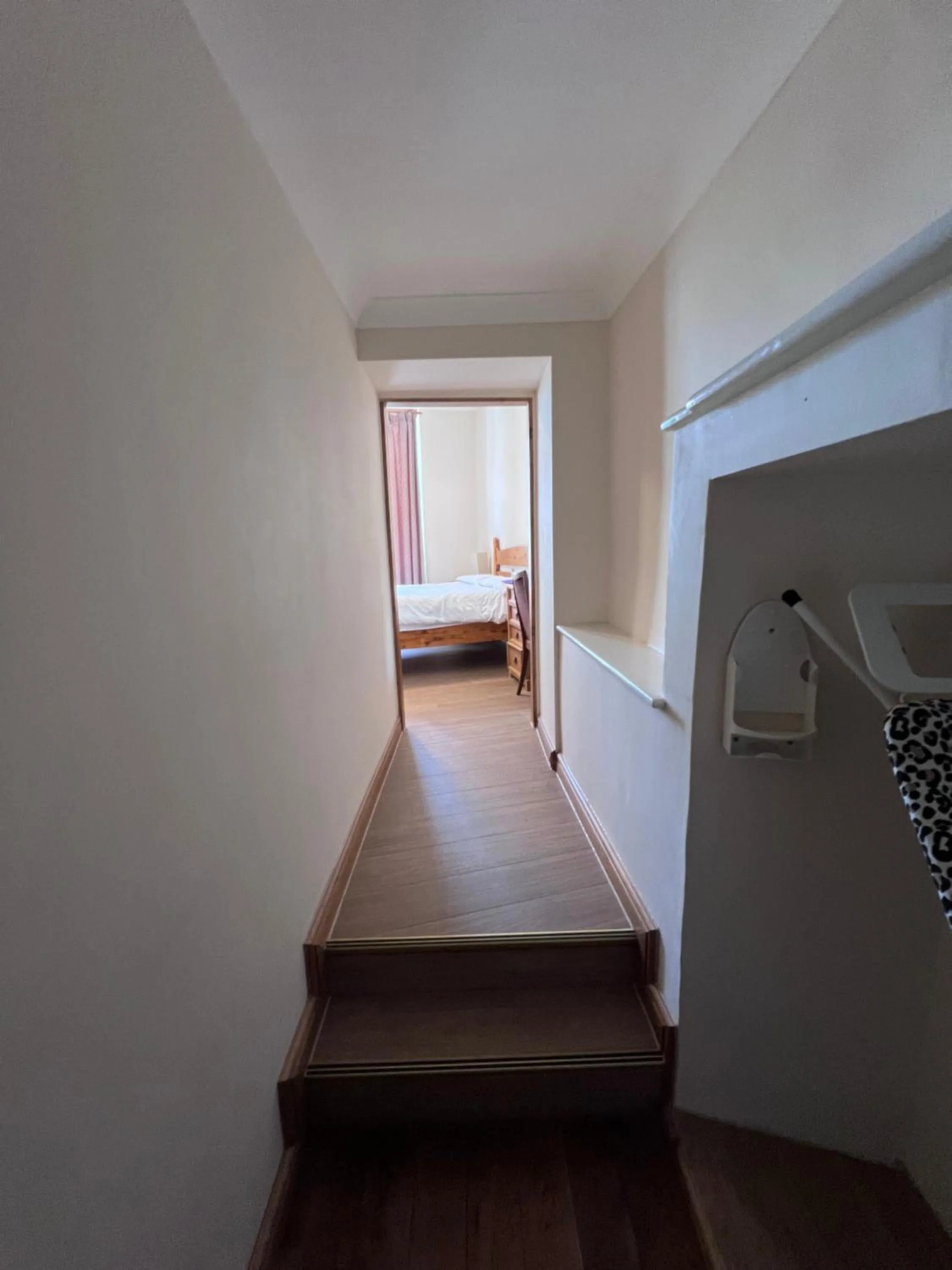 Bedroom, Bed in Royal Britannia Hotel