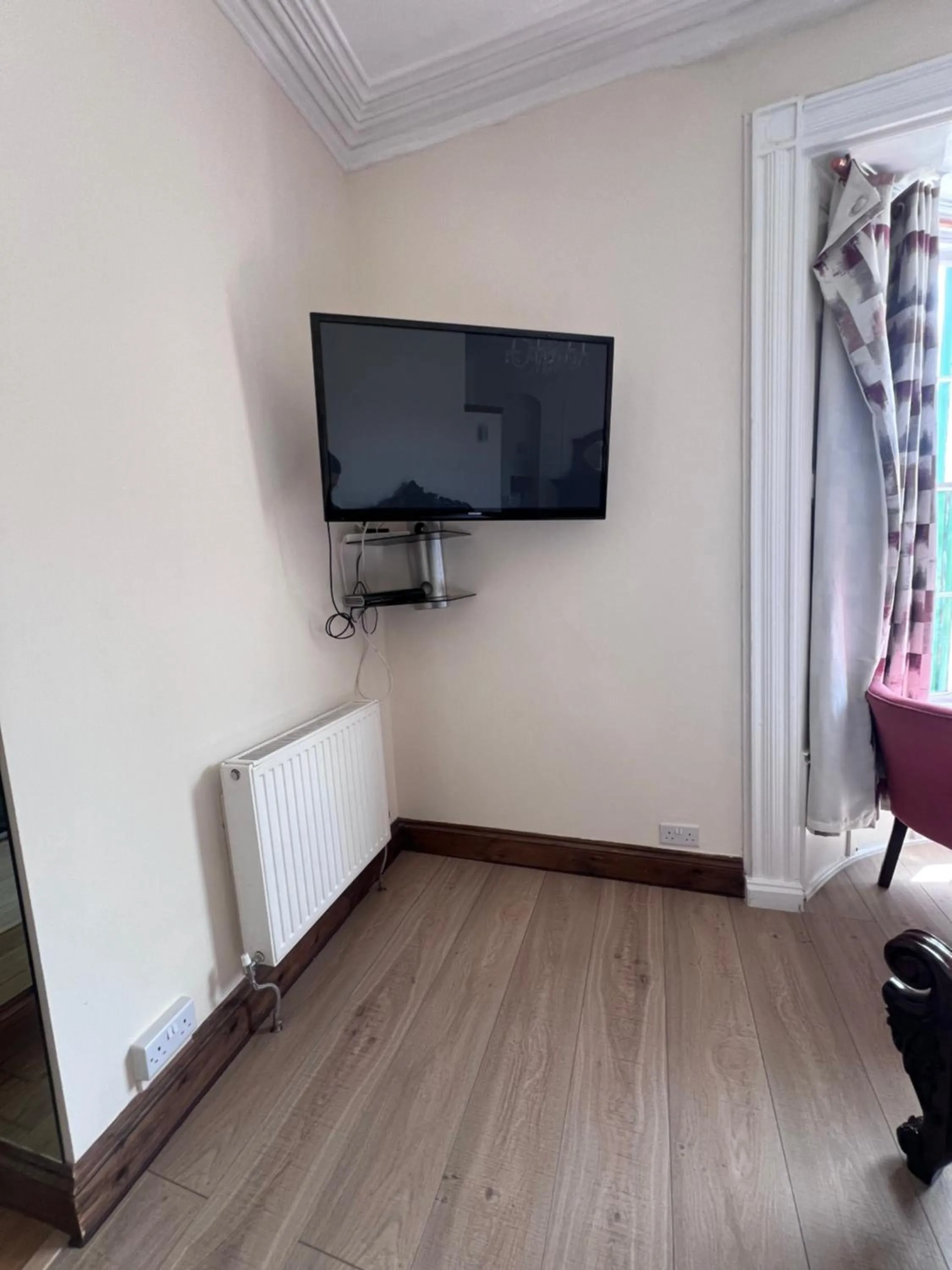 TV and multimedia in Royal Britannia Hotel