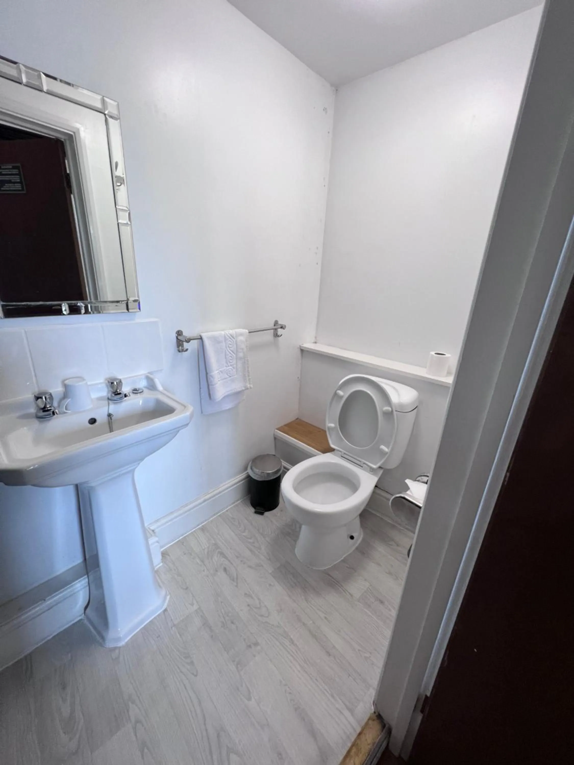 Toilet in Royal Britannia Hotel