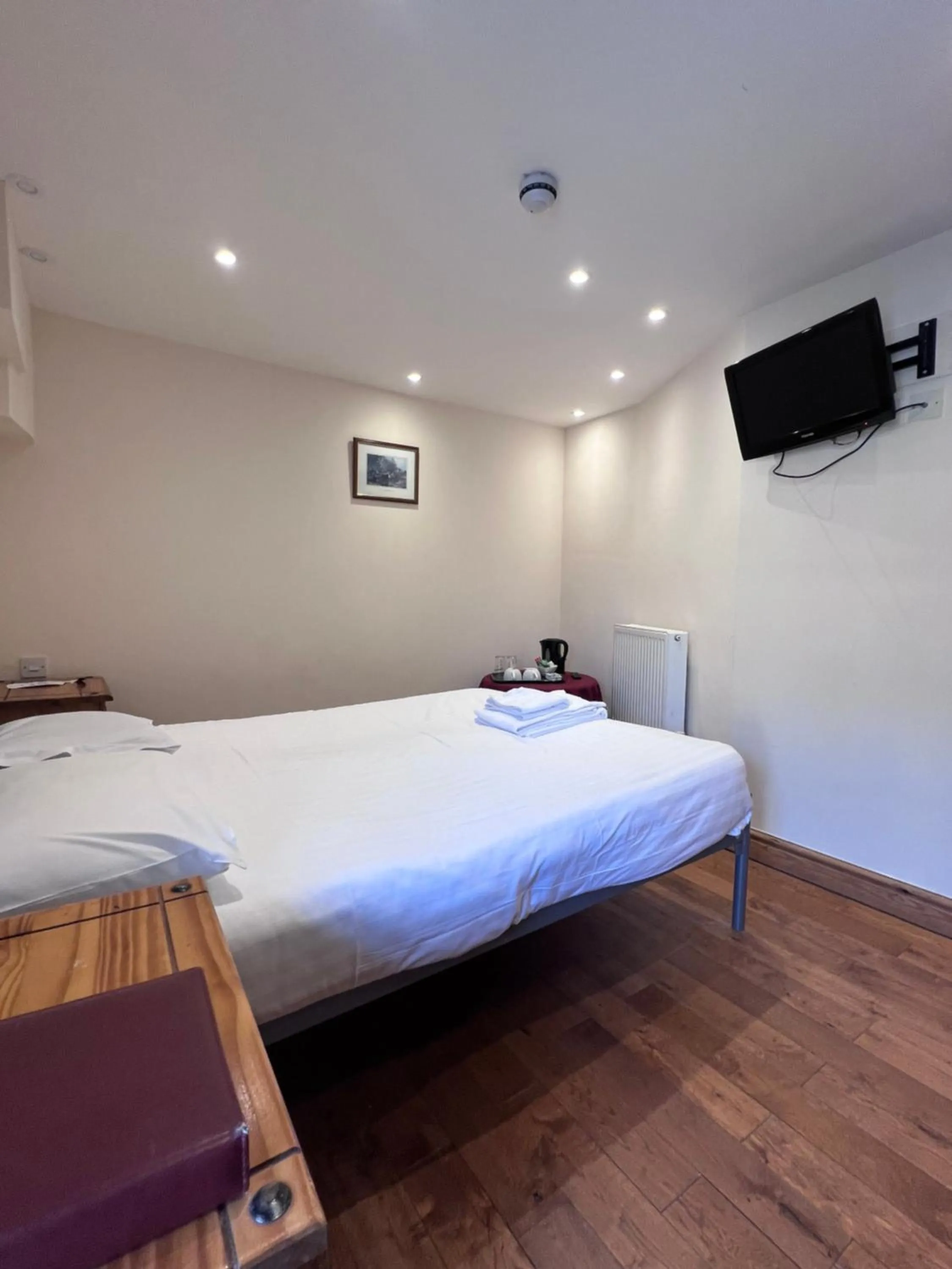 Bed in Royal Britannia Hotel