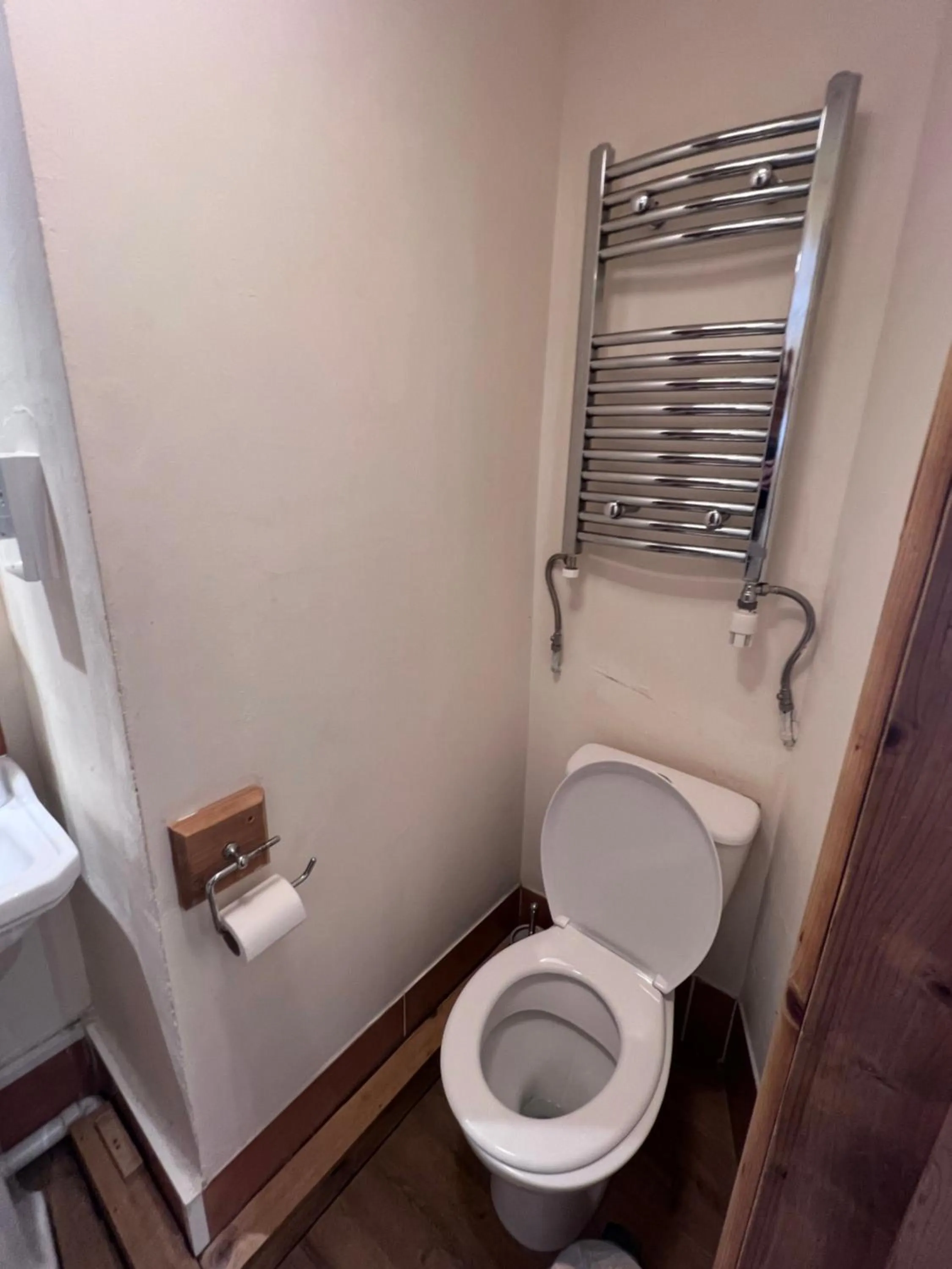 Toilet in Royal Britannia Hotel