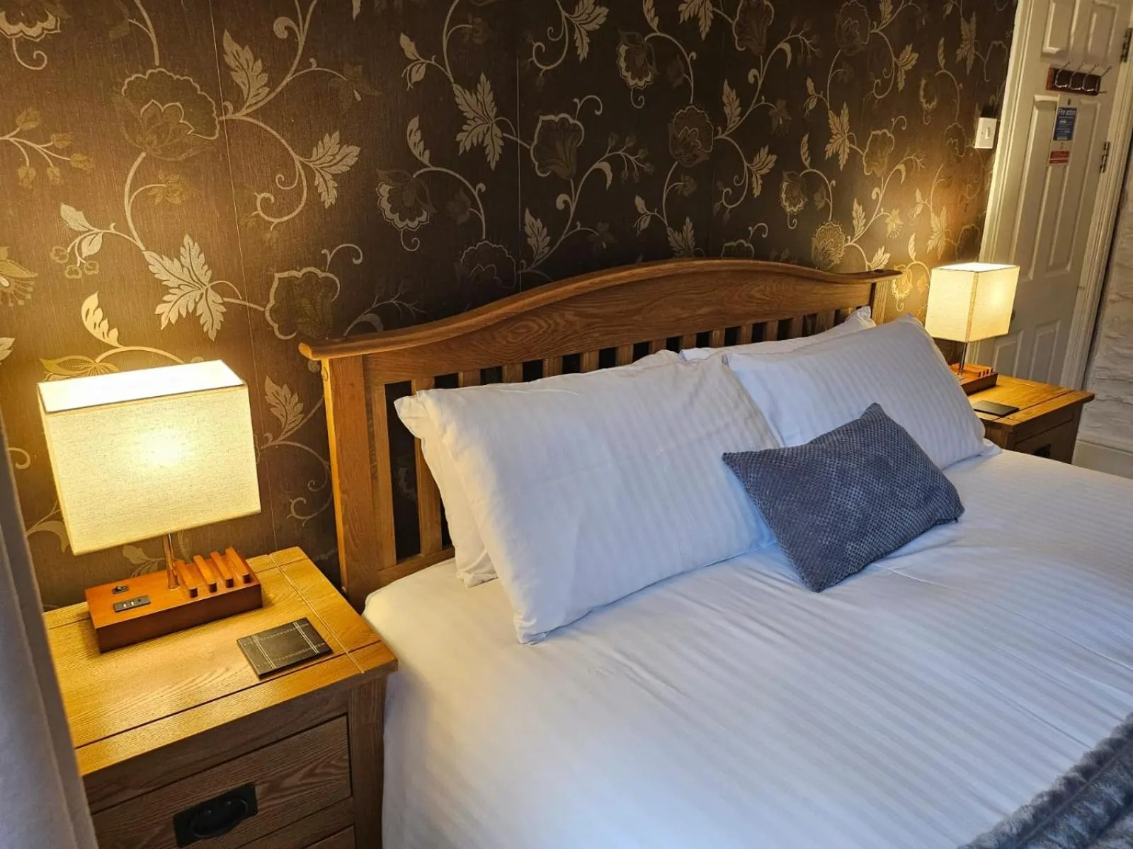 Bed in The Rockford Inn