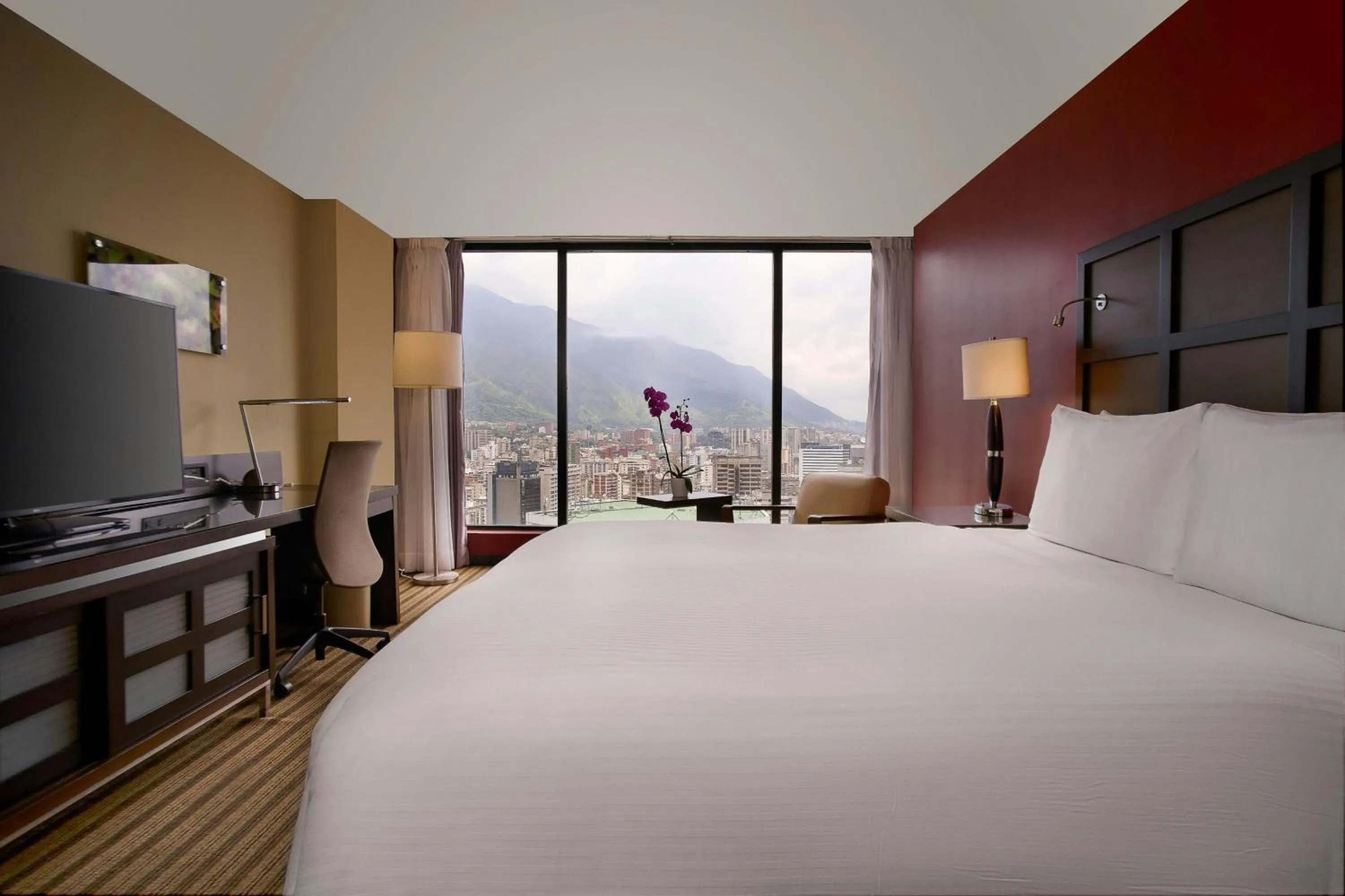Photo of the whole room, Bed in Renaissance Caracas La Castellana Hotel